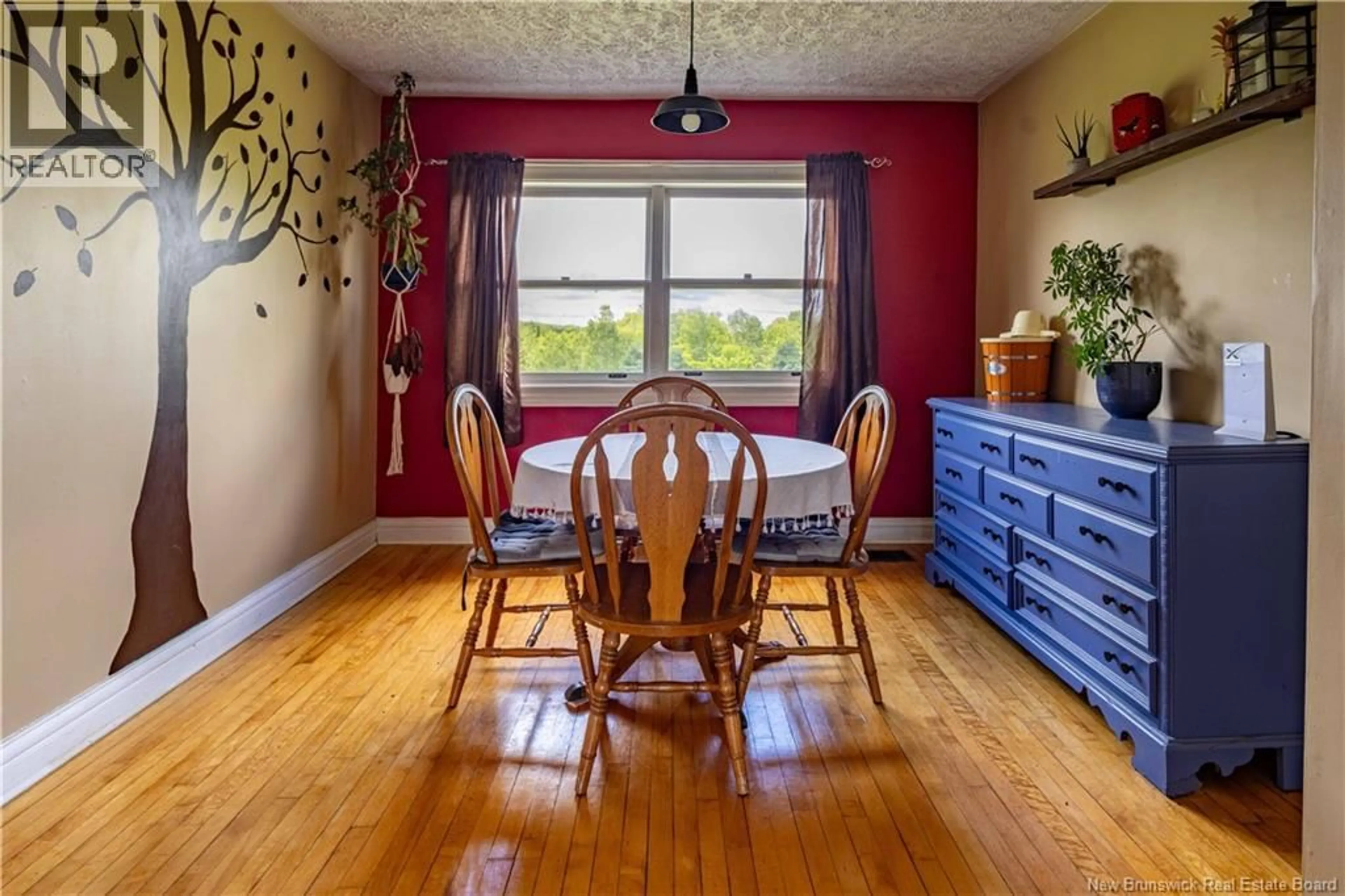 Dining room, wood/laminate floor for 138 580 ROUTE, Windsor New Brunswick E7L4M8