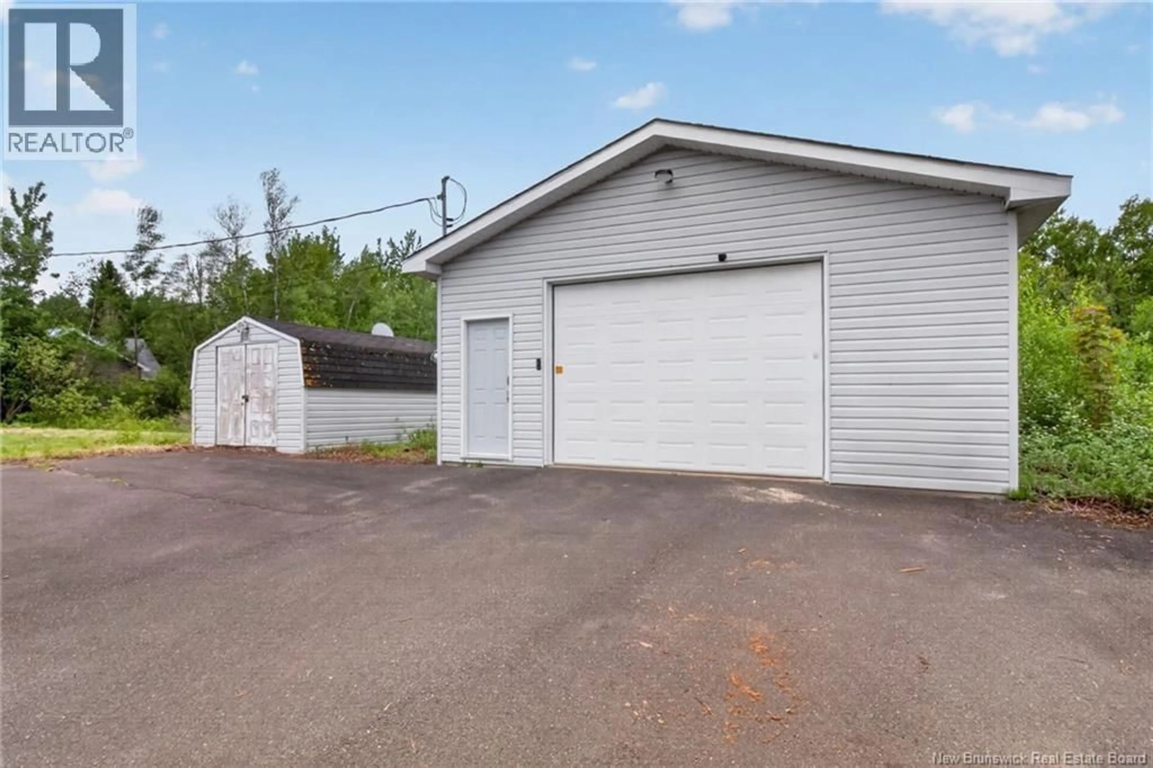 Indoor garage for 45 ROUTE 933, Grand-Barachois New Brunswick E4P8K6