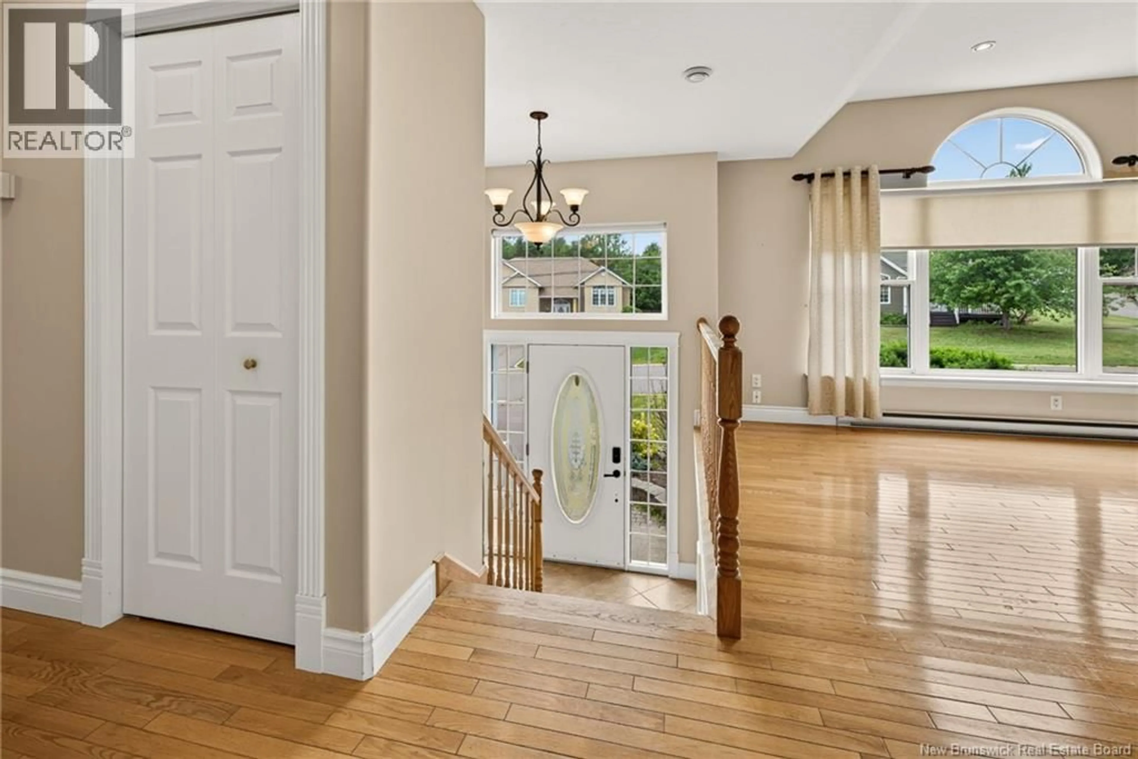 Indoor entryway for 111 MEUNIER, Dieppe New Brunswick E1A7W9