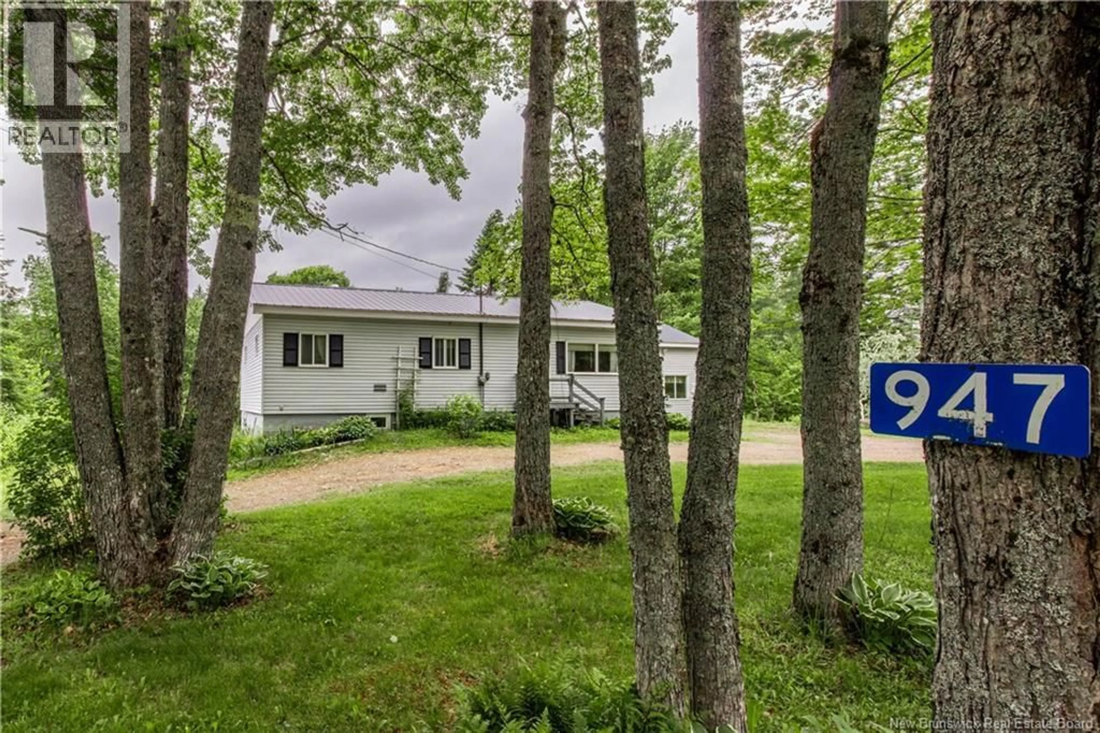 Home with vinyl exterior material, street for 947 GUTHRIE ROAD, Midland New Brunswick E5T2G9