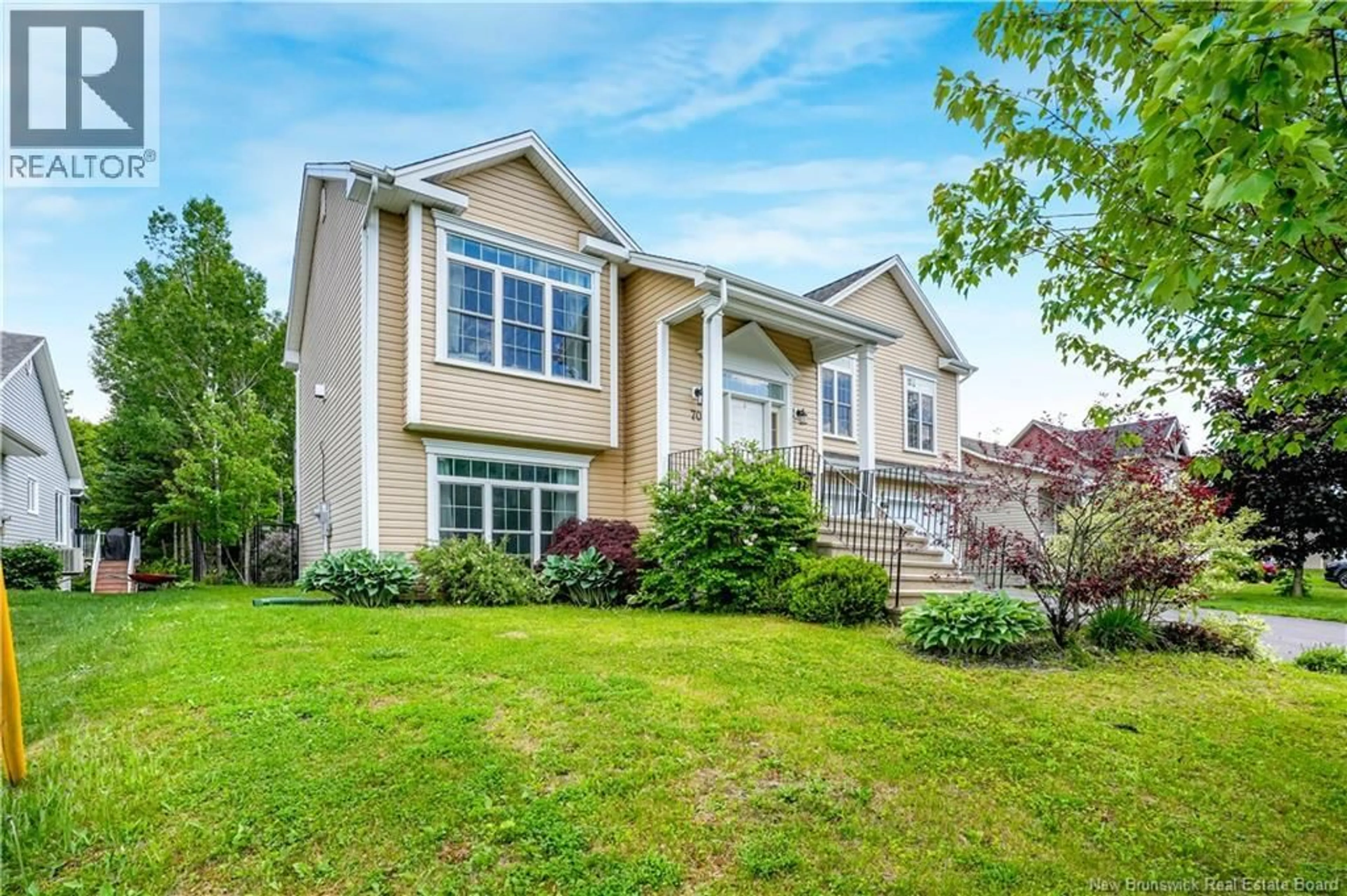 Home with vinyl exterior material, unknown for 70 RED MAPLE COURT, Fredericton New Brunswick E3B0E1