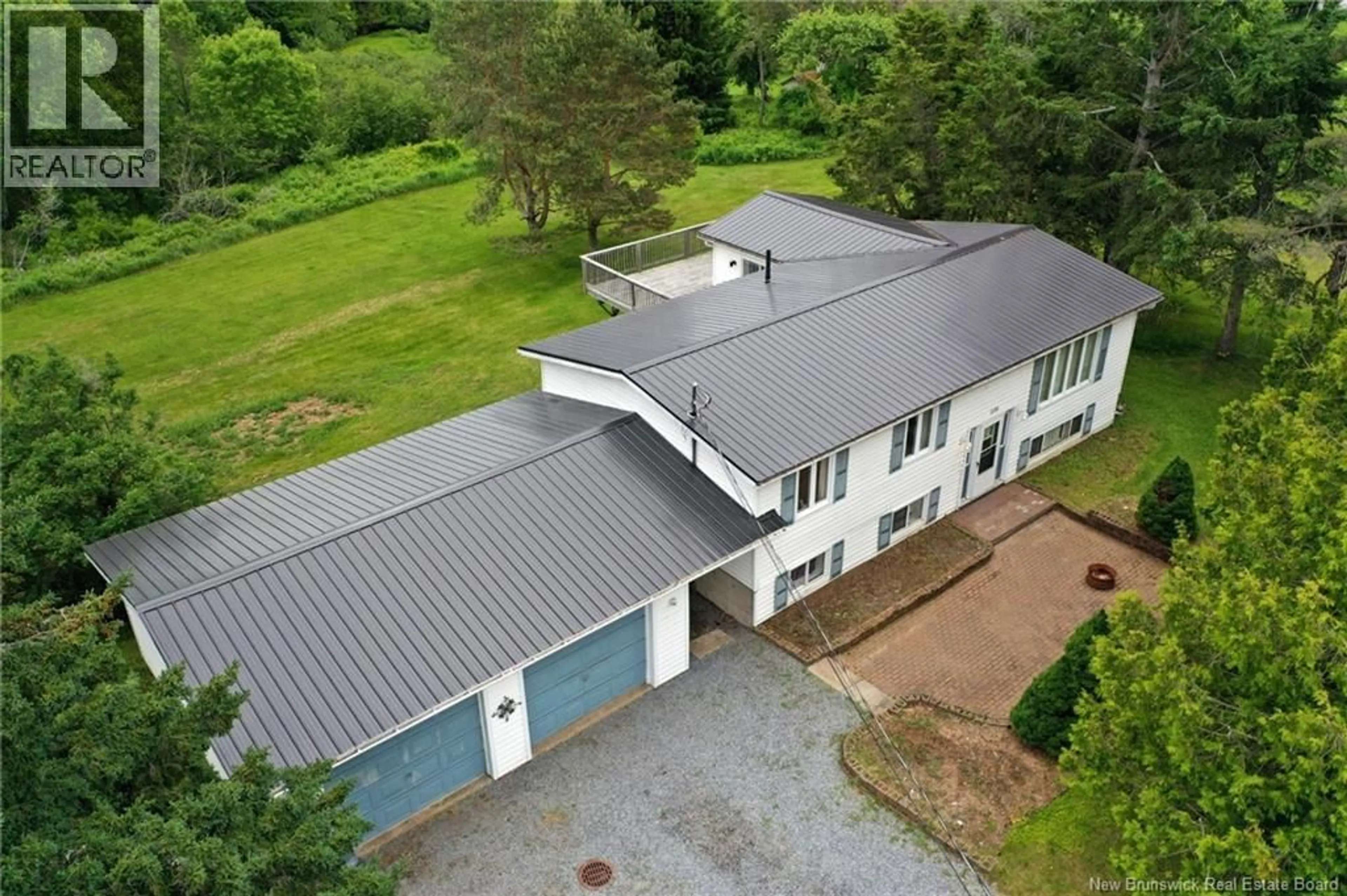 A pic from outside/outdoor area/front of a property/back of a property/a pic from drone, building for 136 NECK ROAD, Quispamsis New Brunswick E2G1K8