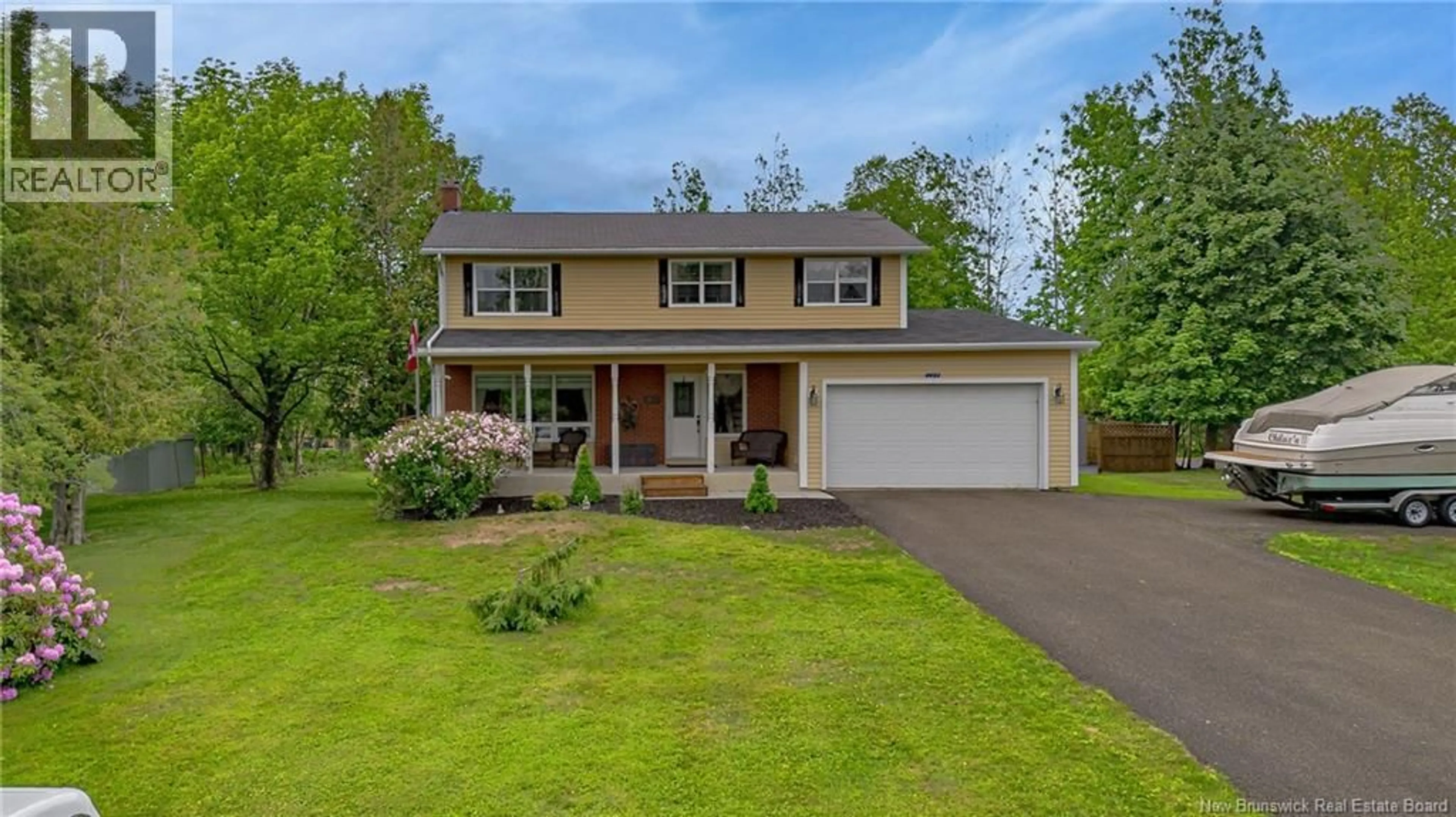 Home with vinyl exterior material, street for 127 SHERWOOD DRIVE, Quispamsis New Brunswick E2E1G8