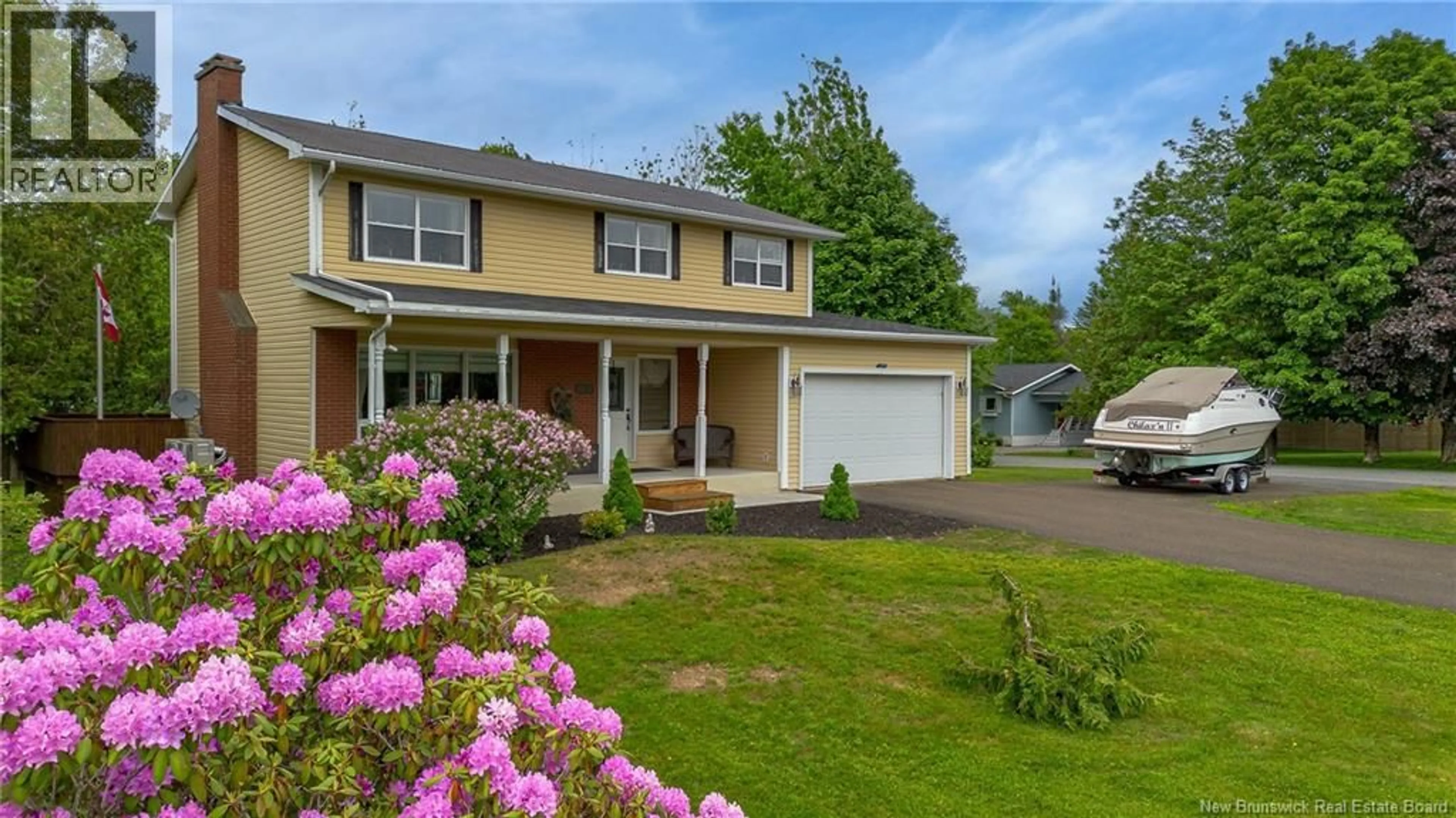 Home with vinyl exterior material, street for 127 SHERWOOD DRIVE, Quispamsis New Brunswick E2E1G8
