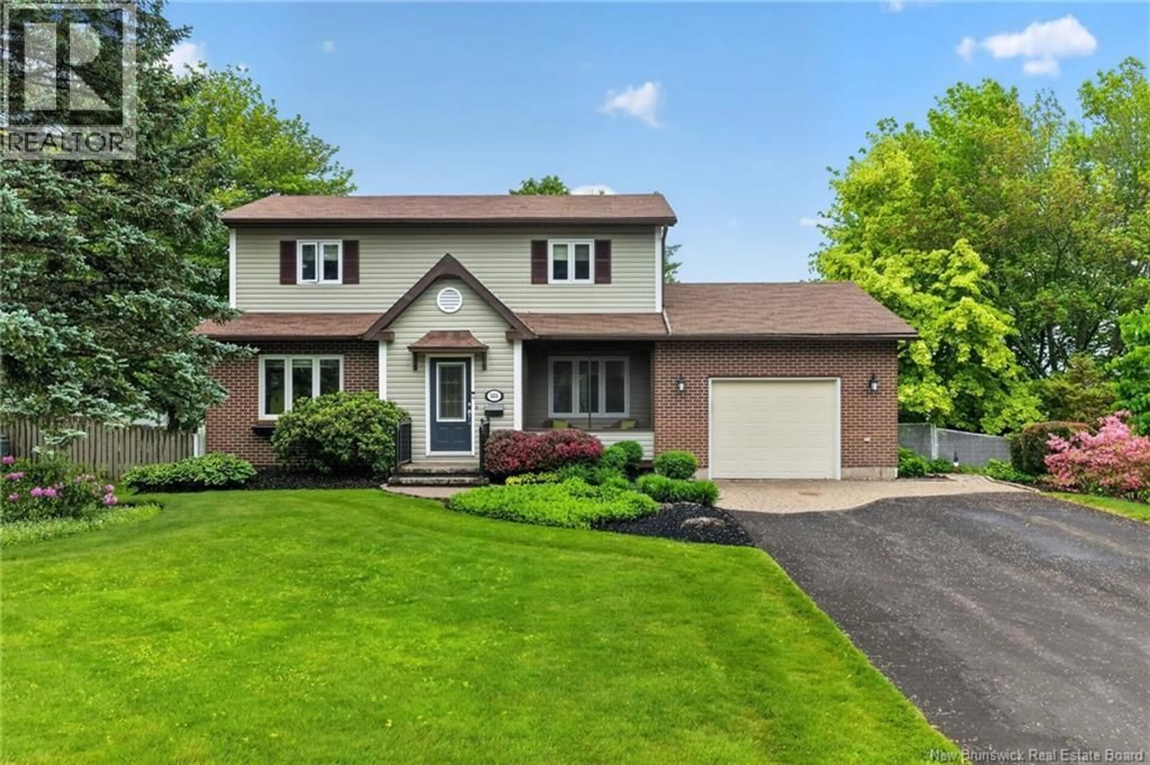Home with vinyl exterior material, street for 515 AVANT GARDE, Dieppe New Brunswick E1A5Z4