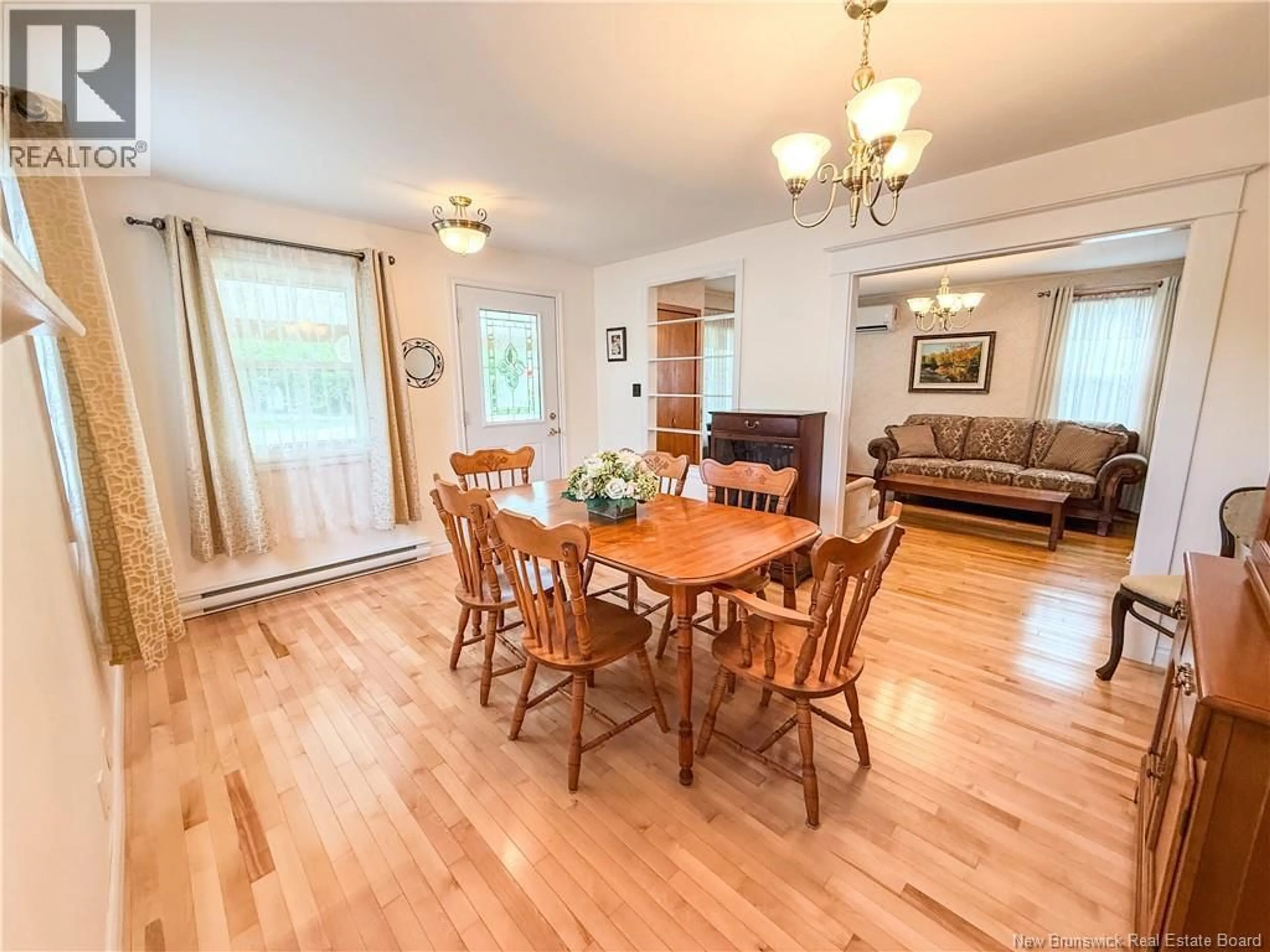 Dining room, wood/laminate floor for 1093 MAIN STREET, Sussex Corner New Brunswick E4E2Z9
