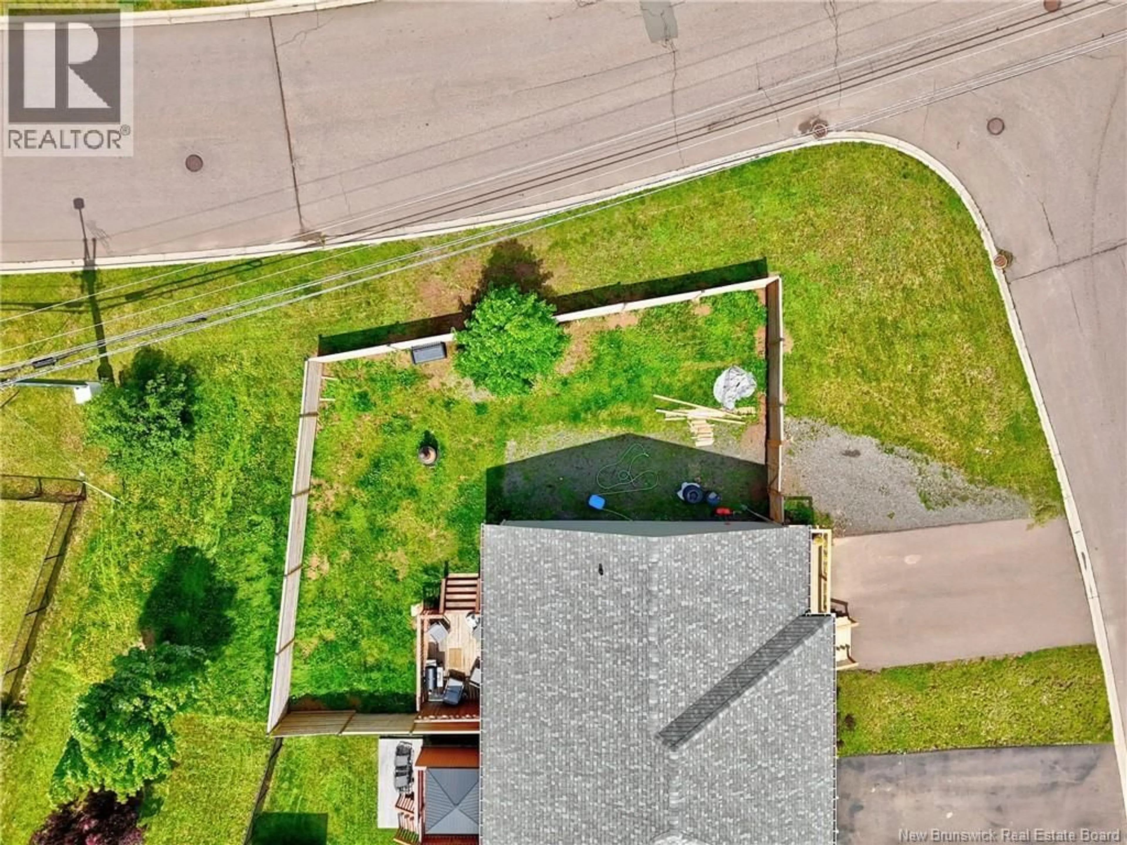 A pic from outside/outdoor area/front of a property/back of a property/a pic from drone, street for 76 GOLDEN STREET, Moncton New Brunswick E1G0M6