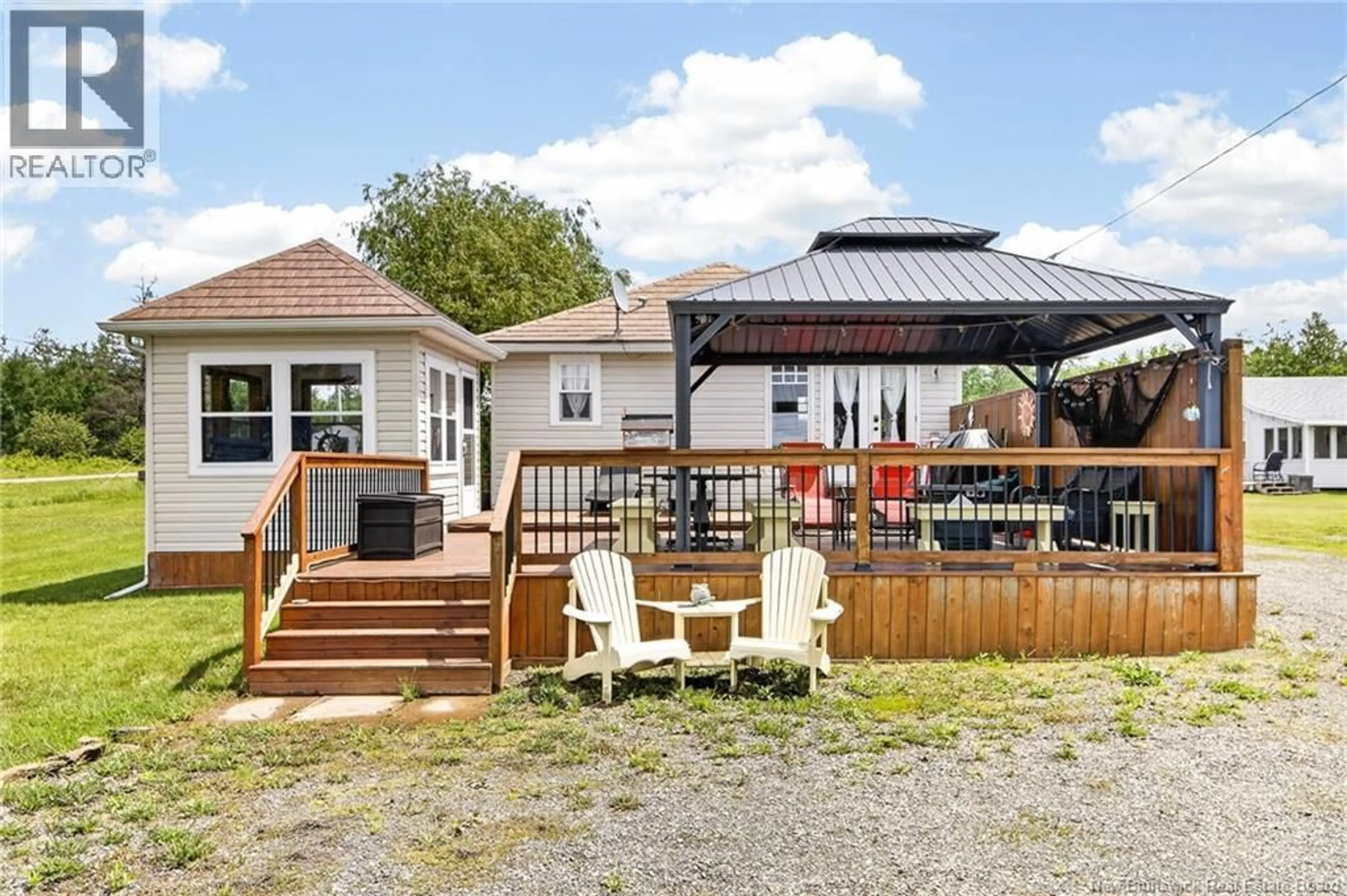 Patio, street for 32 ALLEE DES COPAINS, Grande-Digue New Brunswick E4R5N7
