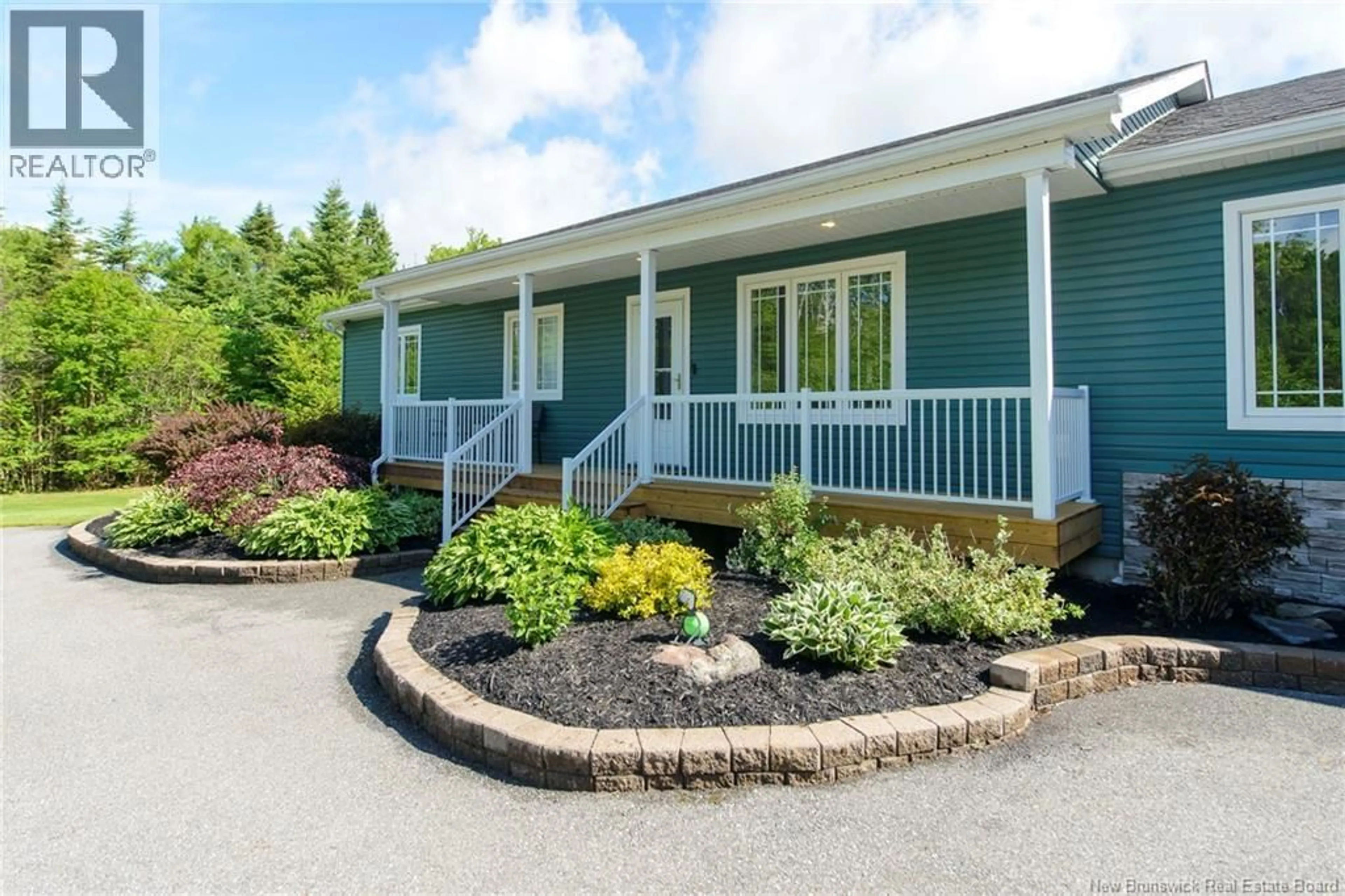 Home with vinyl exterior material, street for 33 CLINTON DRIVE, Willow Grove New Brunswick E2S3G8