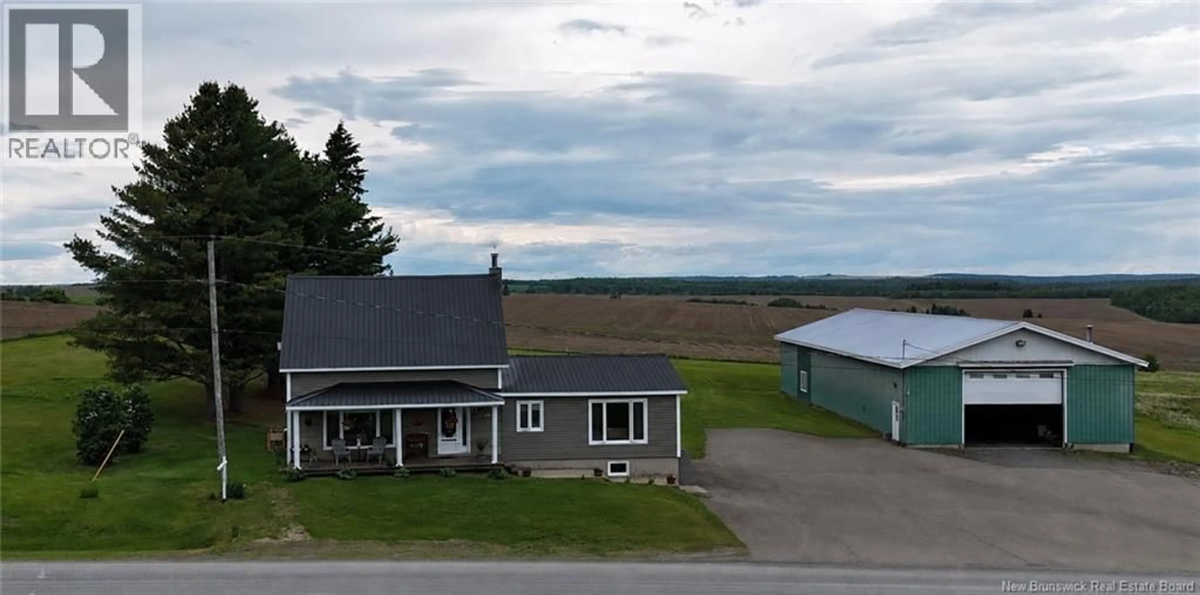 A pic from outside/outdoor area/front of a property/back of a property/a pic from drone, unknown for 770 MONTAGNE A COMEAU, Saint-André New Brunswick E3Y3G5