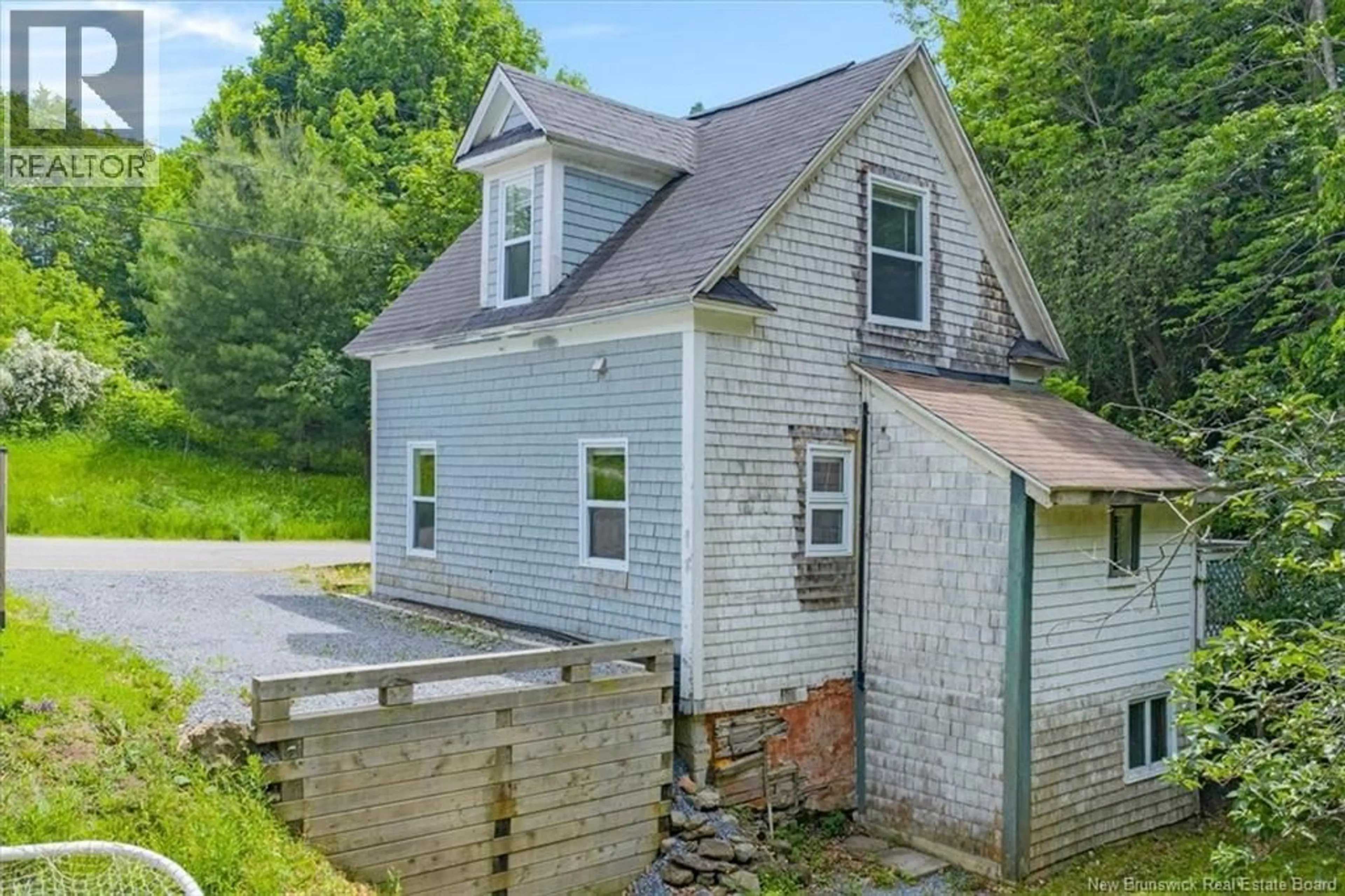 A pic from outside/outdoor area/front of a property/back of a property/a pic from drone, unknown for 20 ACADIA CRESCENT, Hampton New Brunswick E5N3A1