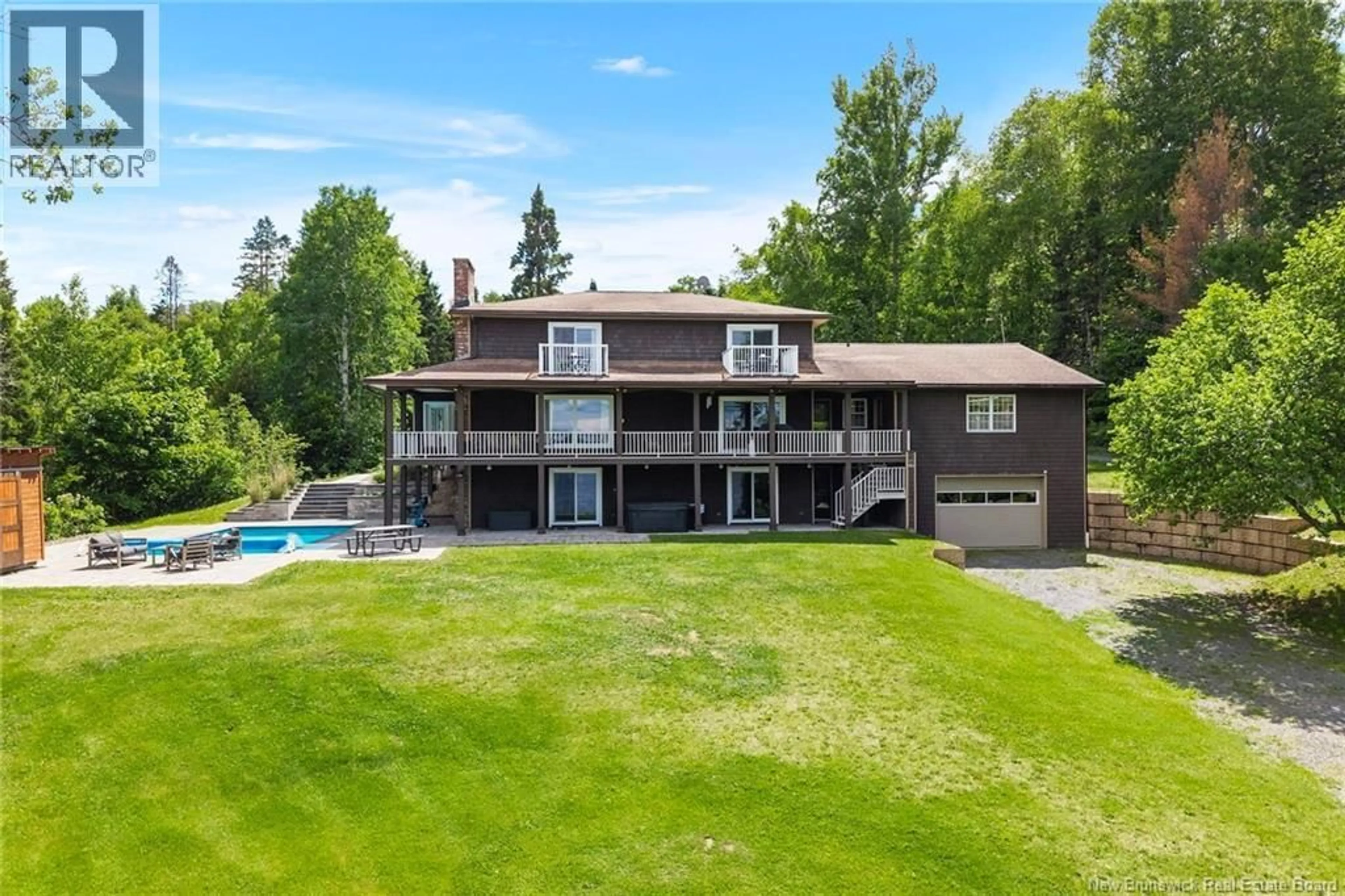 A pic from outside/outdoor area/front of a property/back of a property/a pic from drone, water/lake/river/ocean view for 89 DRIFTWOOD DRIVE, Upper Kingsclear New Brunswick E3E1P2