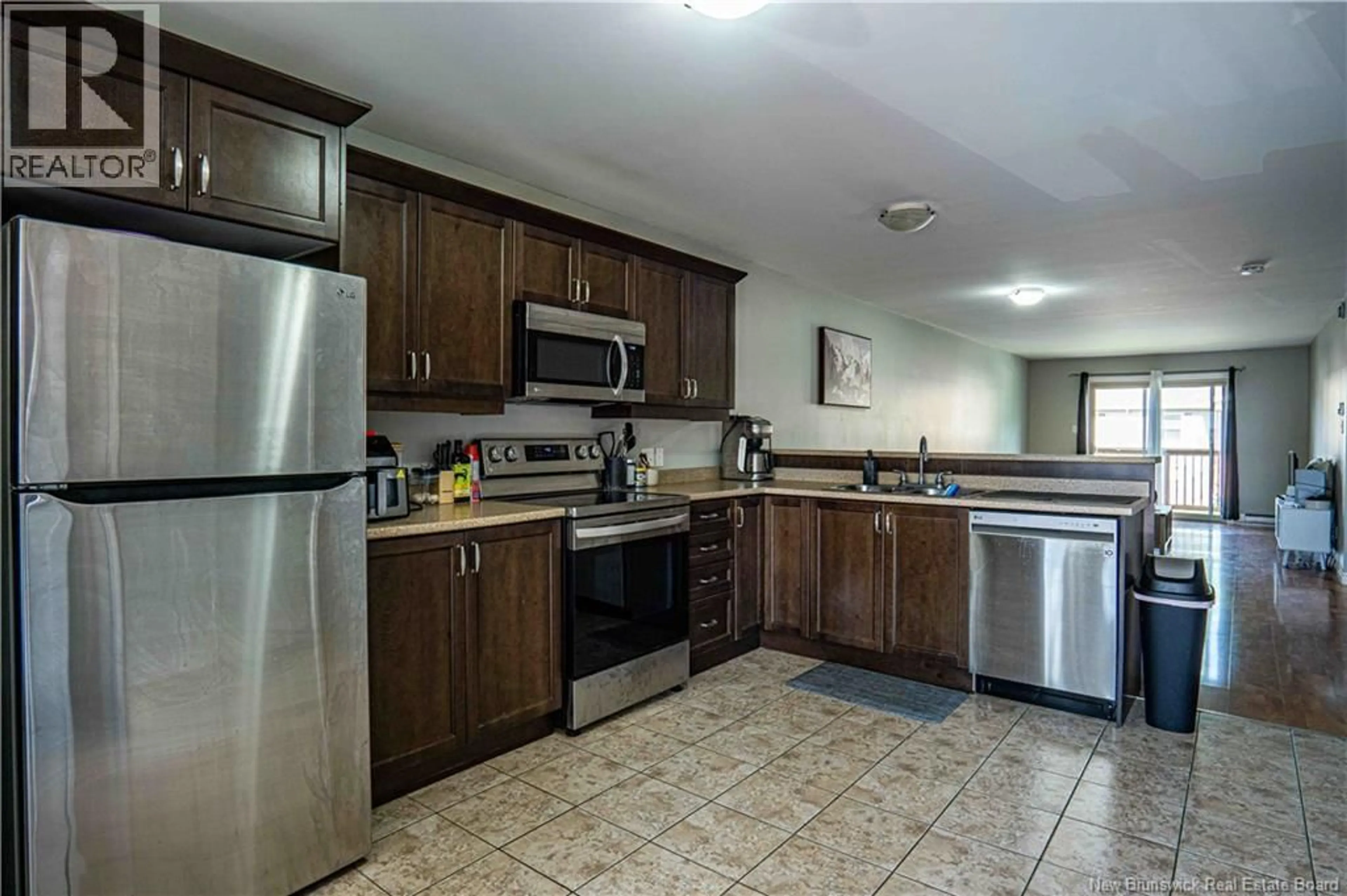 Standard kitchen, ceramic/tile floor for 67 - 25 TRAILSIDE LANE, Fredericton New Brunswick E3A5M3