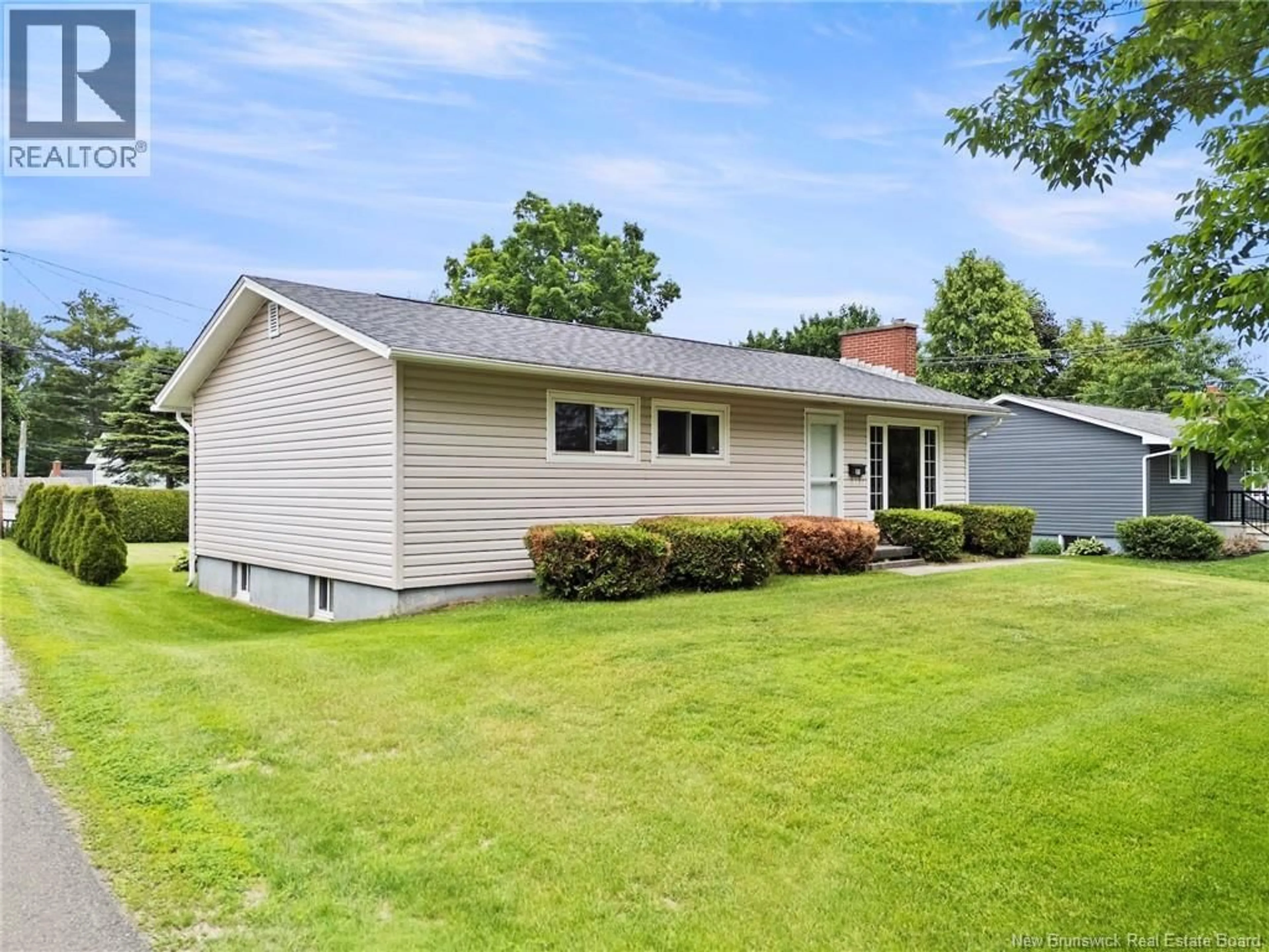 Home with vinyl exterior material, unknown for 21 BERWICK STREET, Fredericton New Brunswick E3A4Y2