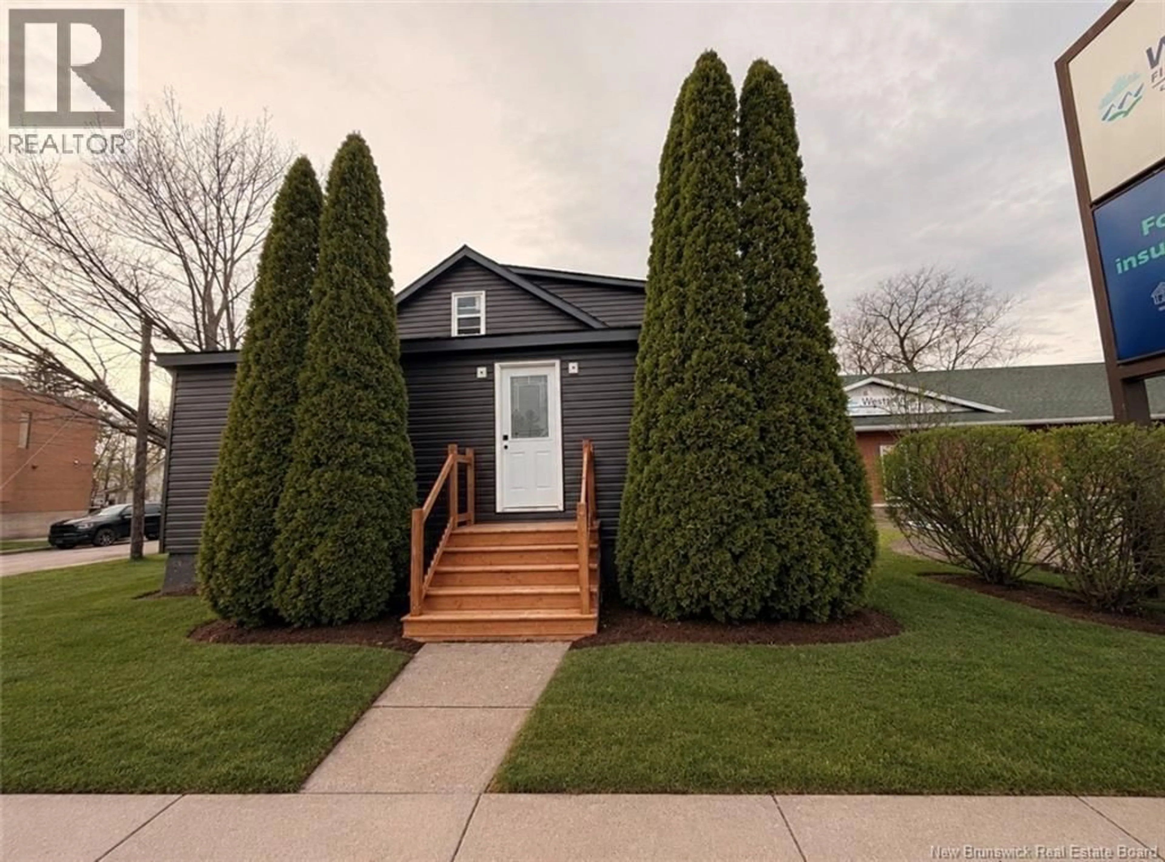 Home with vinyl exterior material, street for 561 ST-GEORGE STREET, Moncton New Brunswick E1E2B7