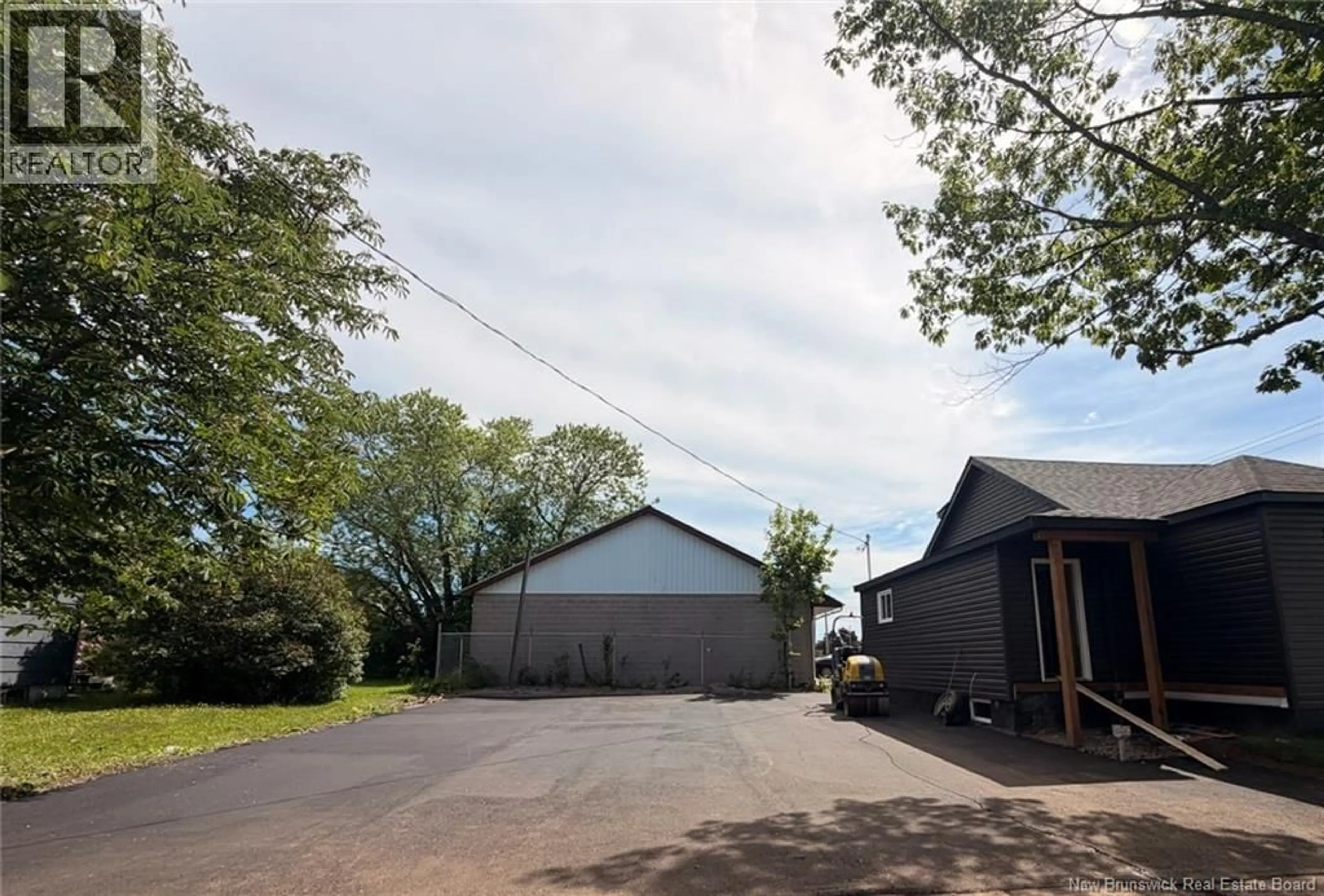 A pic from outside/outdoor area/front of a property/back of a property/a pic from drone, street for 561 ST-GEORGE STREET, Moncton New Brunswick E1E2B7