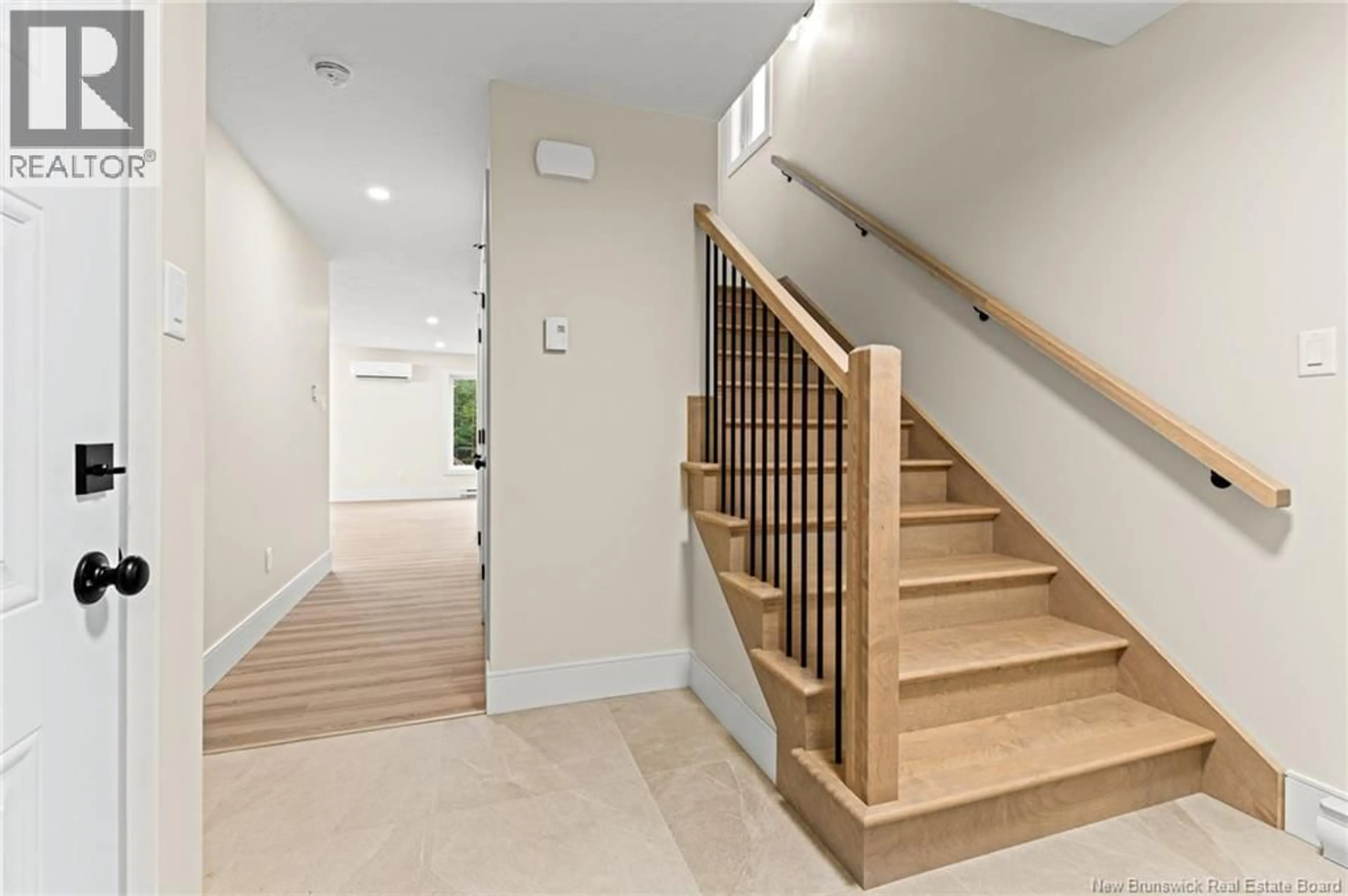 Indoor foyer for 321 LADY RUSSELL STREET, Moncton New Brunswick E1E0L9