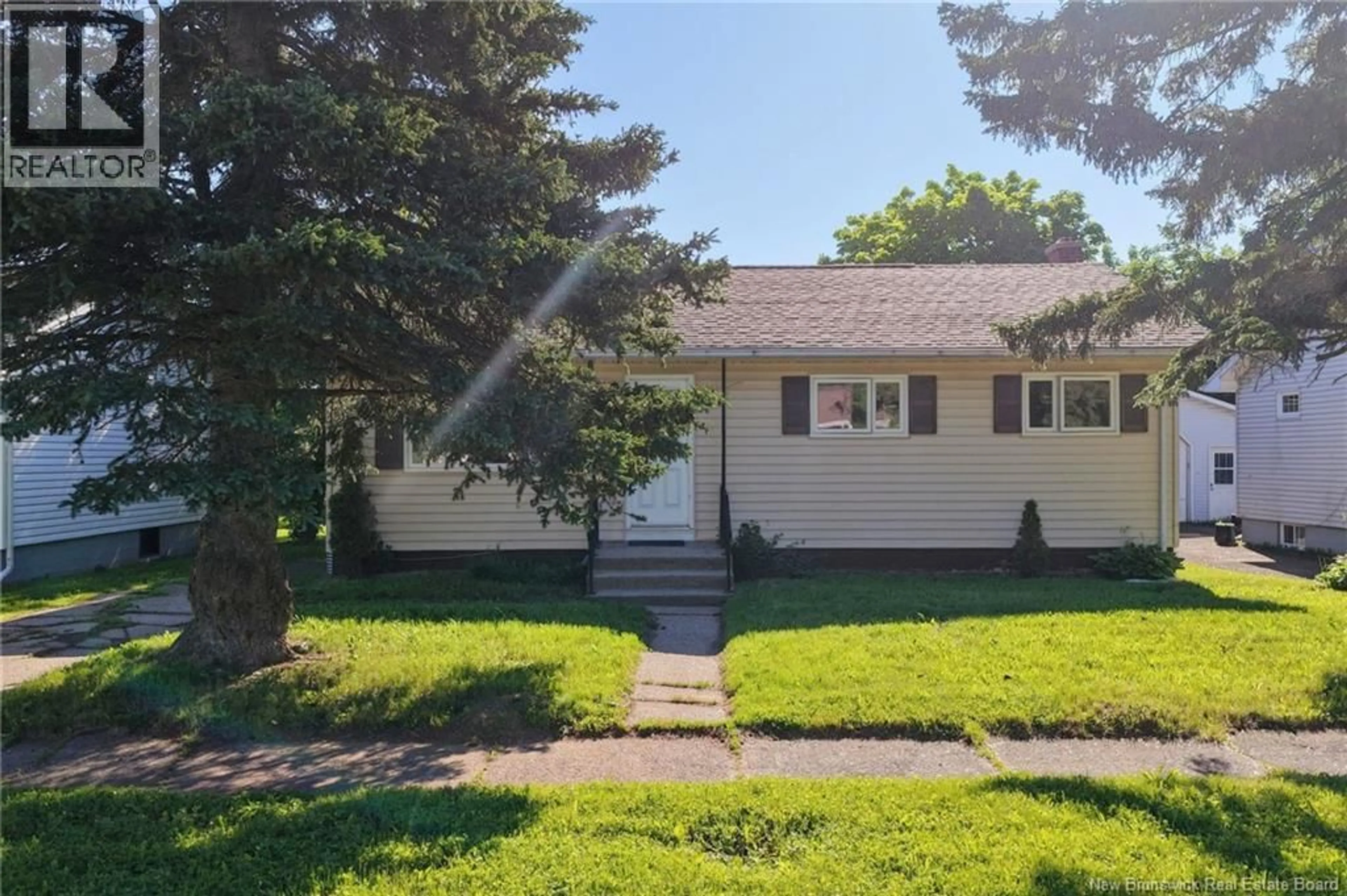 Home with vinyl exterior material, street for 201 SUMNER AVENUE, Moncton New Brunswick E1C8A6