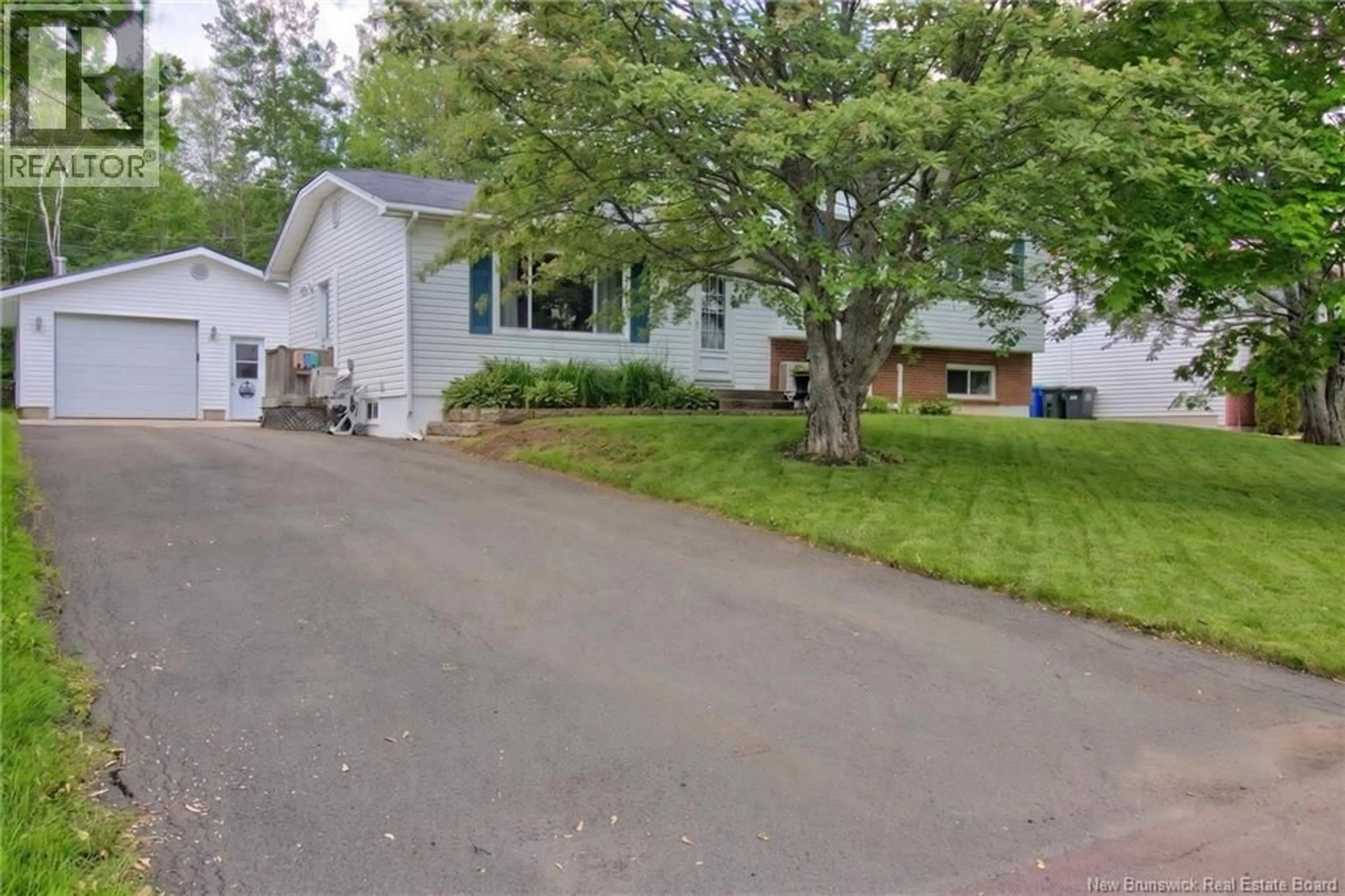 A pic from outside/outdoor area/front of a property/back of a property/a pic from drone, street for 26 GOLDSBORO AVENUE, Riverview New Brunswick E1B4K4