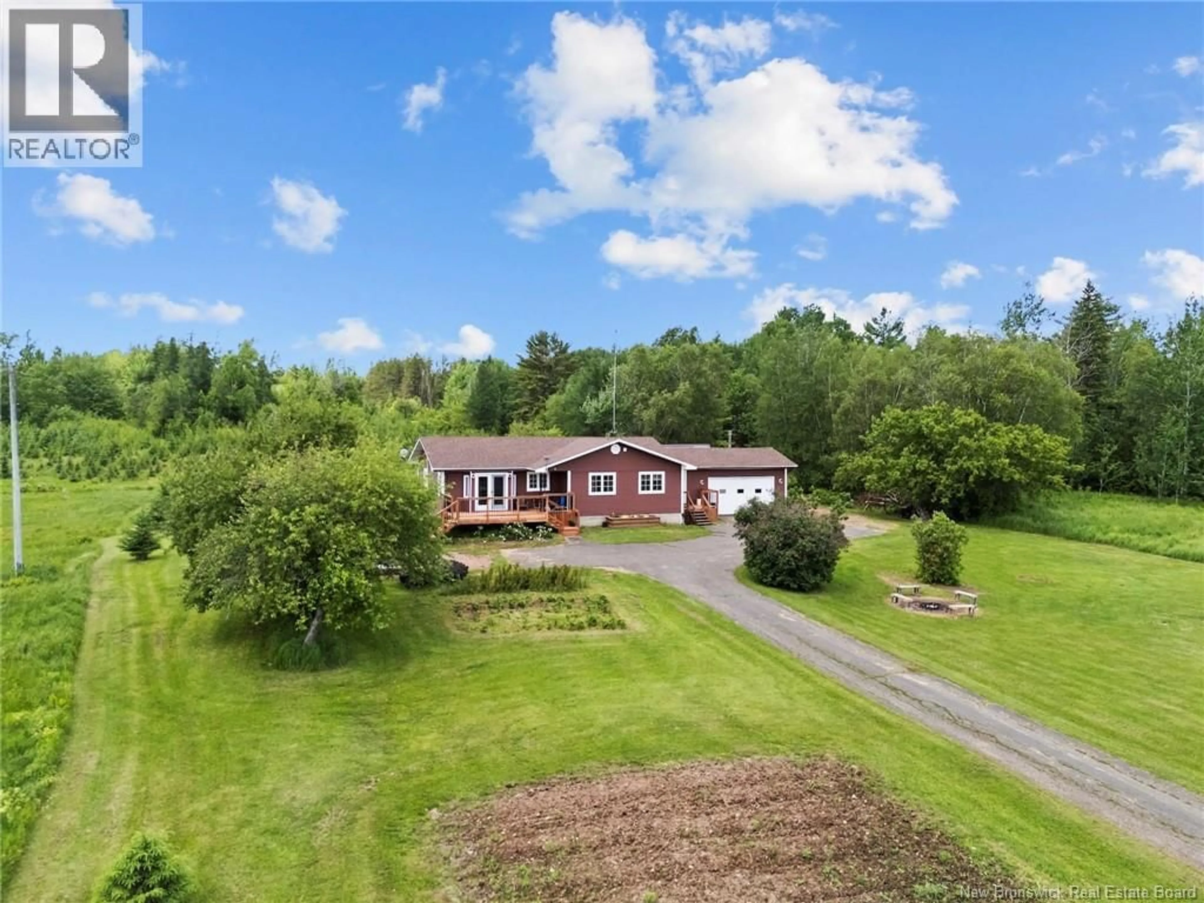 A pic from outside/outdoor area/front of a property/back of a property/a pic from drone, unknown for 989 CUMBERLAND POINT ROAD, Cumberland Bay New Brunswick E4A3K9