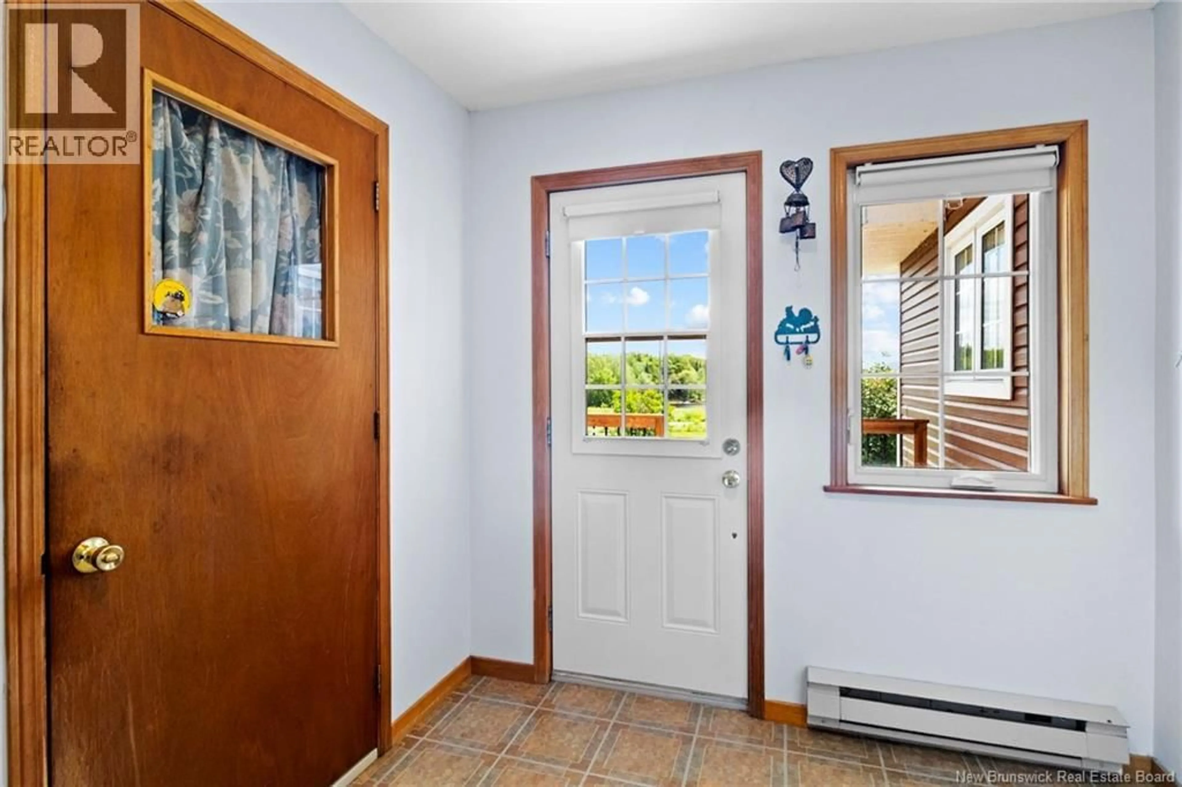 Indoor entryway for 989 CUMBERLAND POINT ROAD, Cumberland Bay New Brunswick E4A3K9