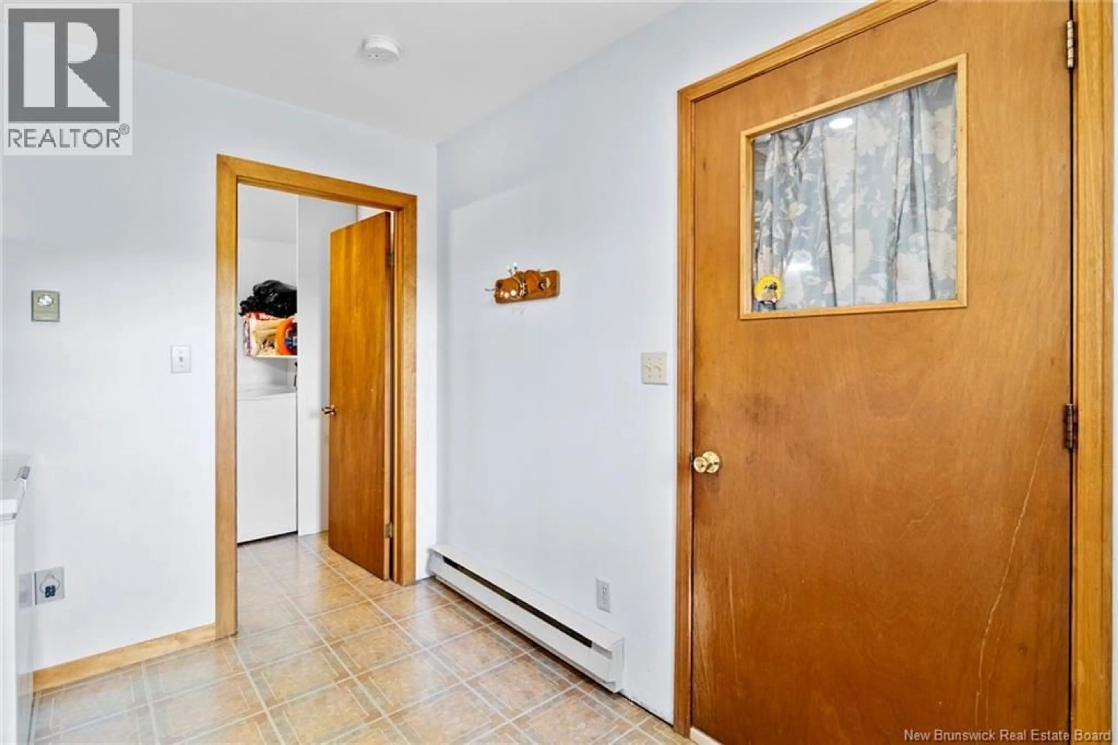 Indoor foyer for 989 CUMBERLAND POINT ROAD, Cumberland Bay New Brunswick E4A3K9
