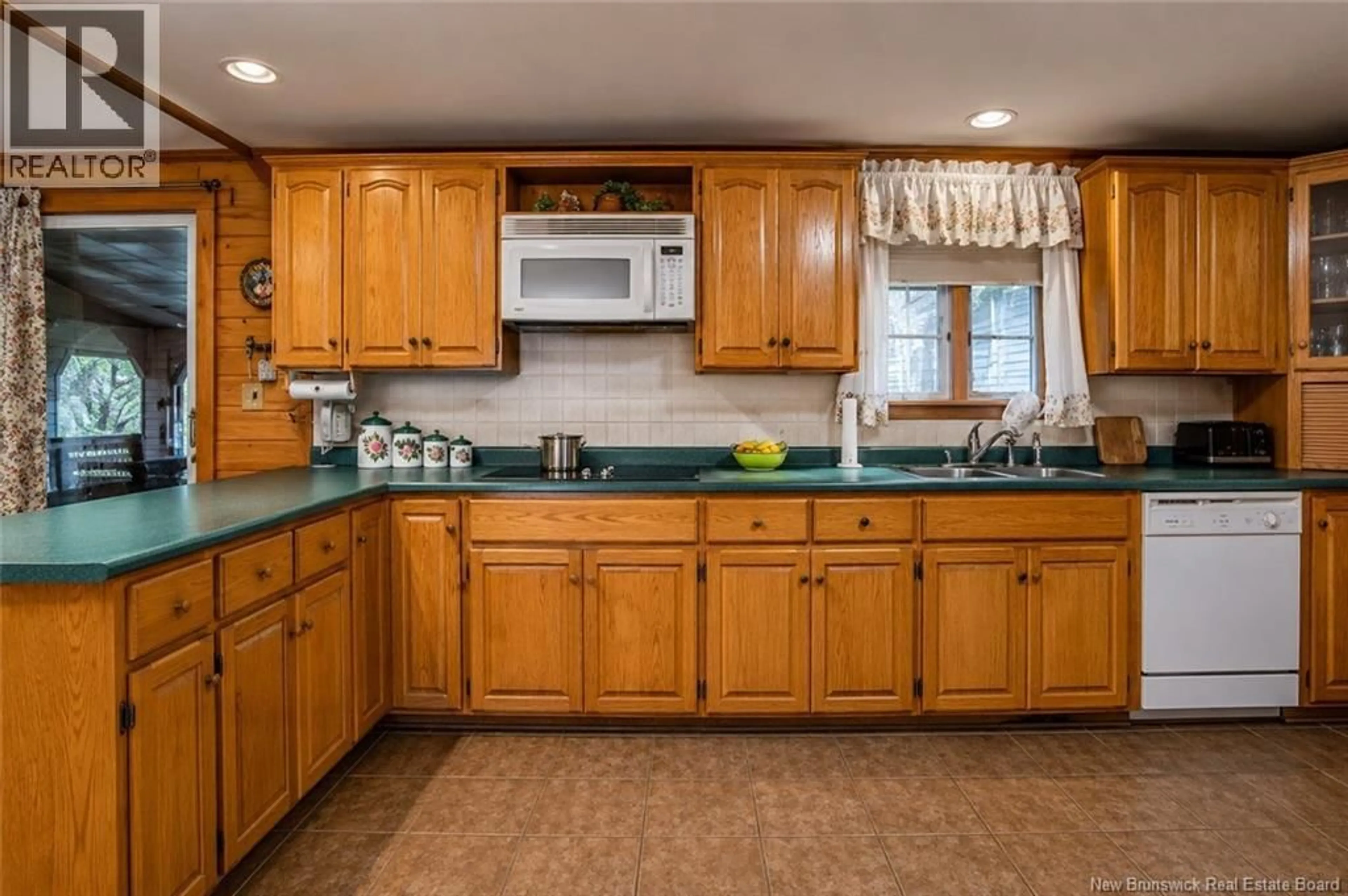 Standard kitchen, ceramic/tile floor for 4751 ROUTE 104, Maplewood New Brunswick E6E2A8