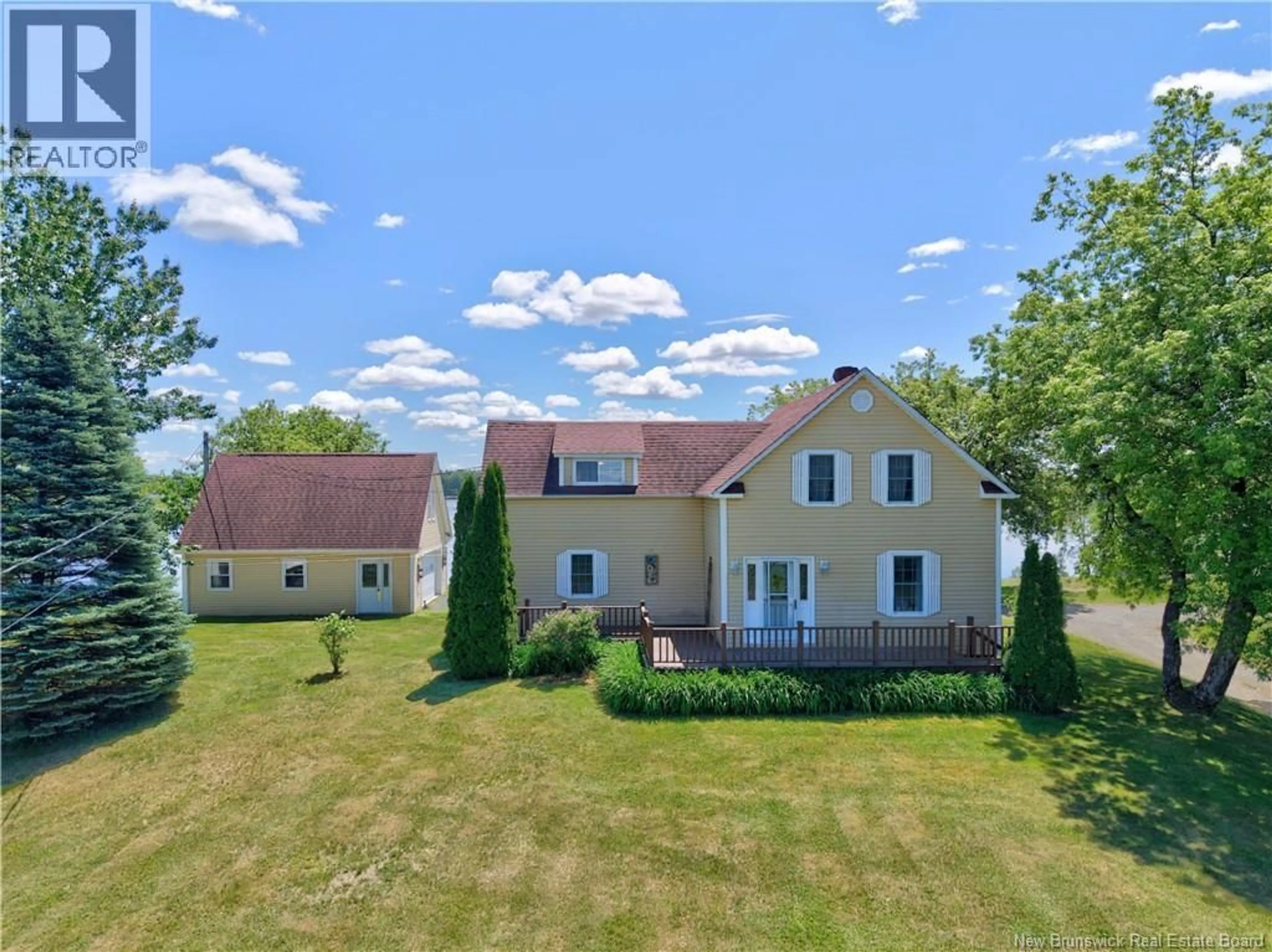 A pic from outside/outdoor area/front of a property/back of a property/a pic from drone, unknown for 280 KING GEORGE HWY, Miramichi New Brunswick E1V1K9