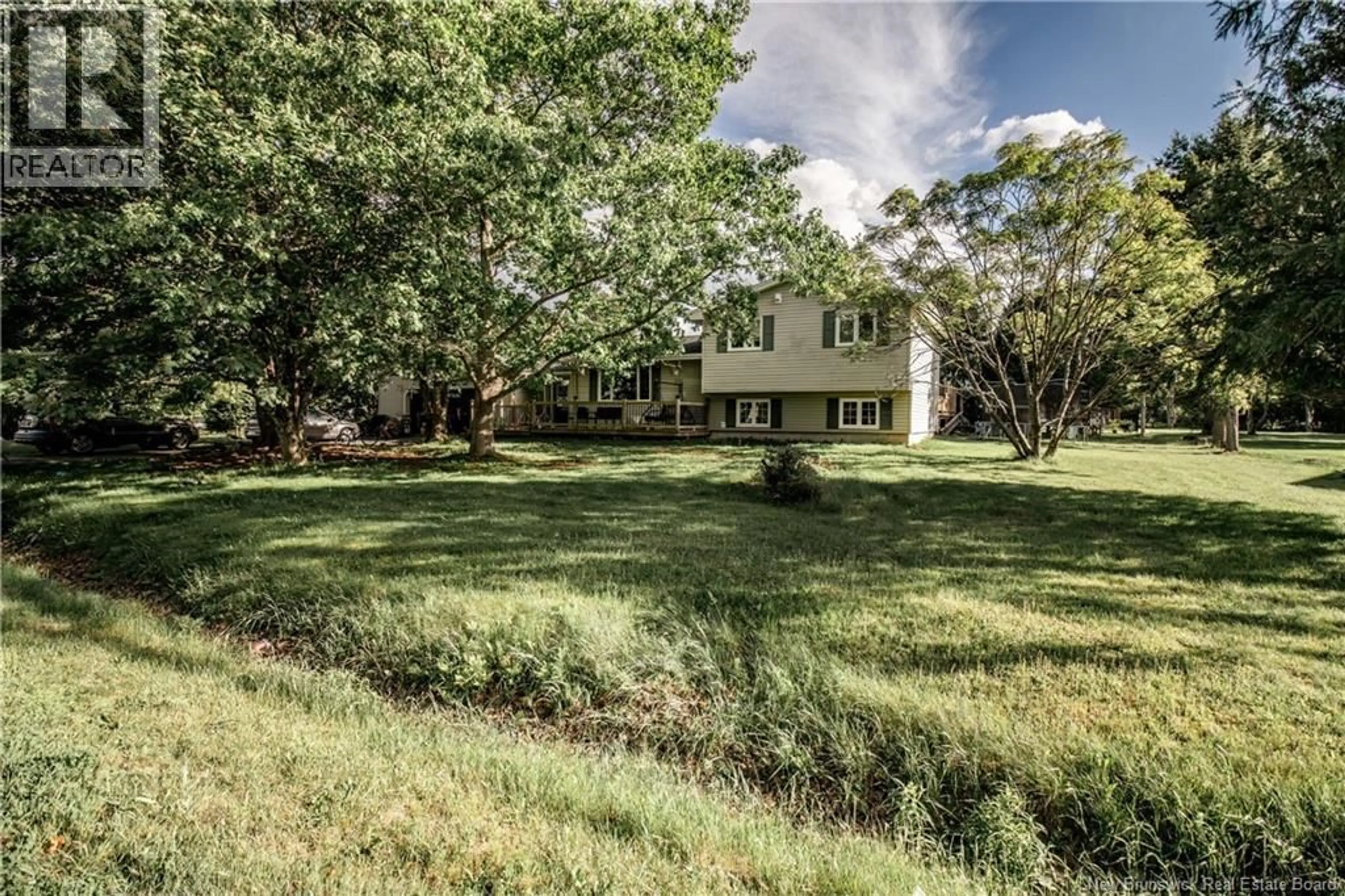 A pic from outside/outdoor area/front of a property/back of a property/a pic from drone, street for 46 SAUNDERS DRIVE, Quispamsis New Brunswick E2E1J4