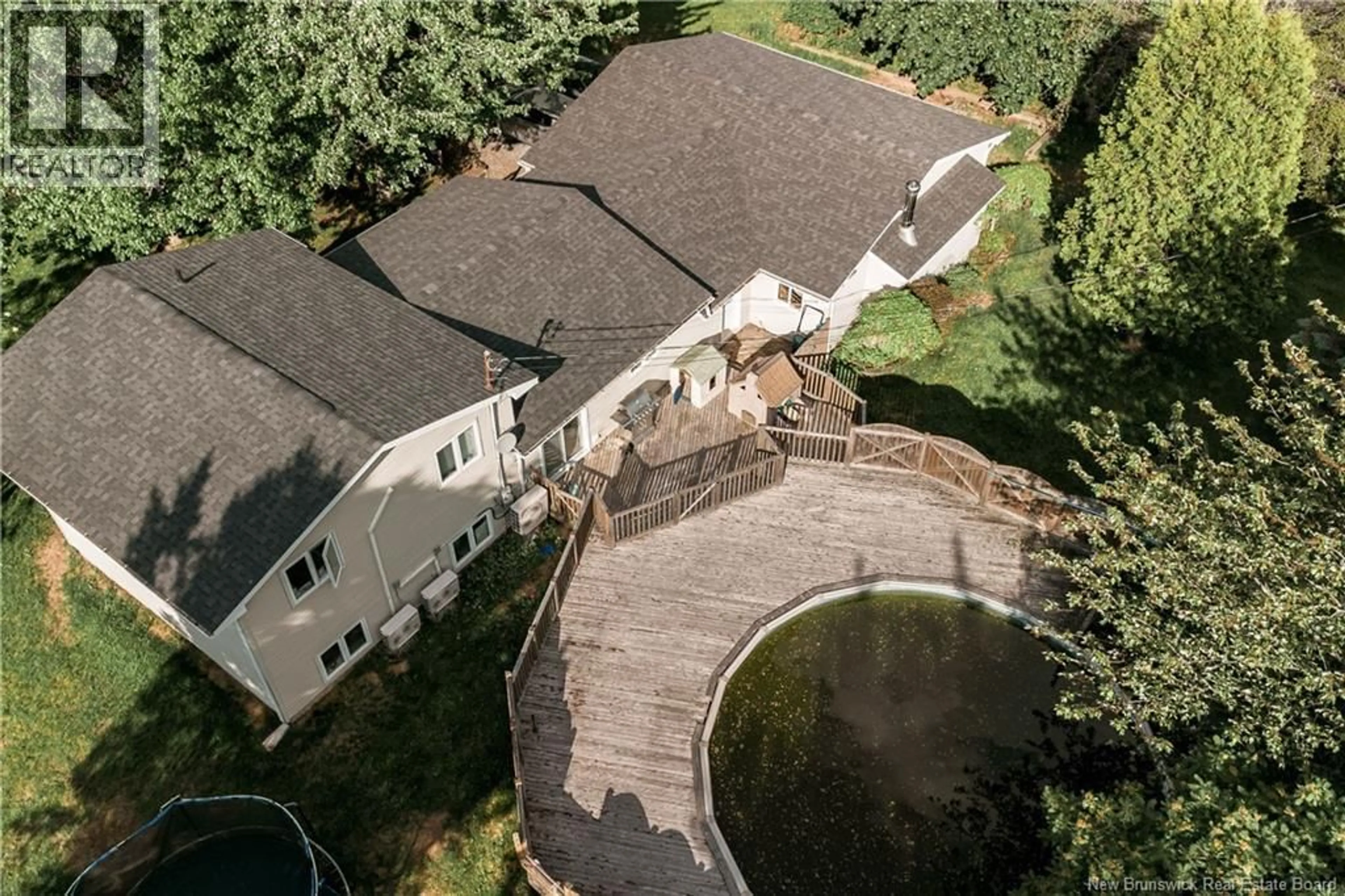 A pic from outside/outdoor area/front of a property/back of a property/a pic from drone, unknown for 46 SAUNDERS DRIVE, Quispamsis New Brunswick E2E1J4