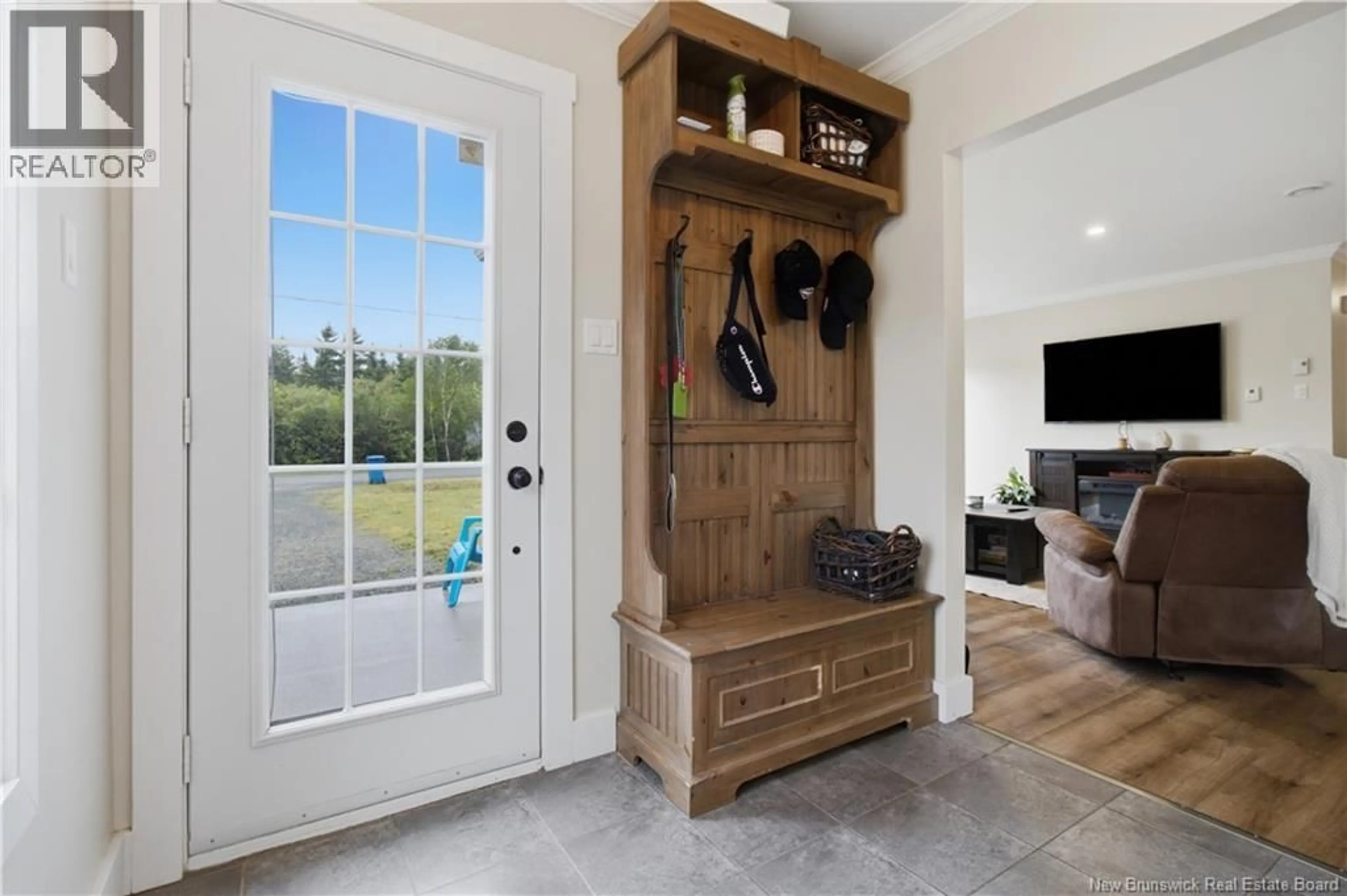 Indoor entryway for 159 RUE DES HABITANTS, Nigadoo New Brunswick E8K3T1