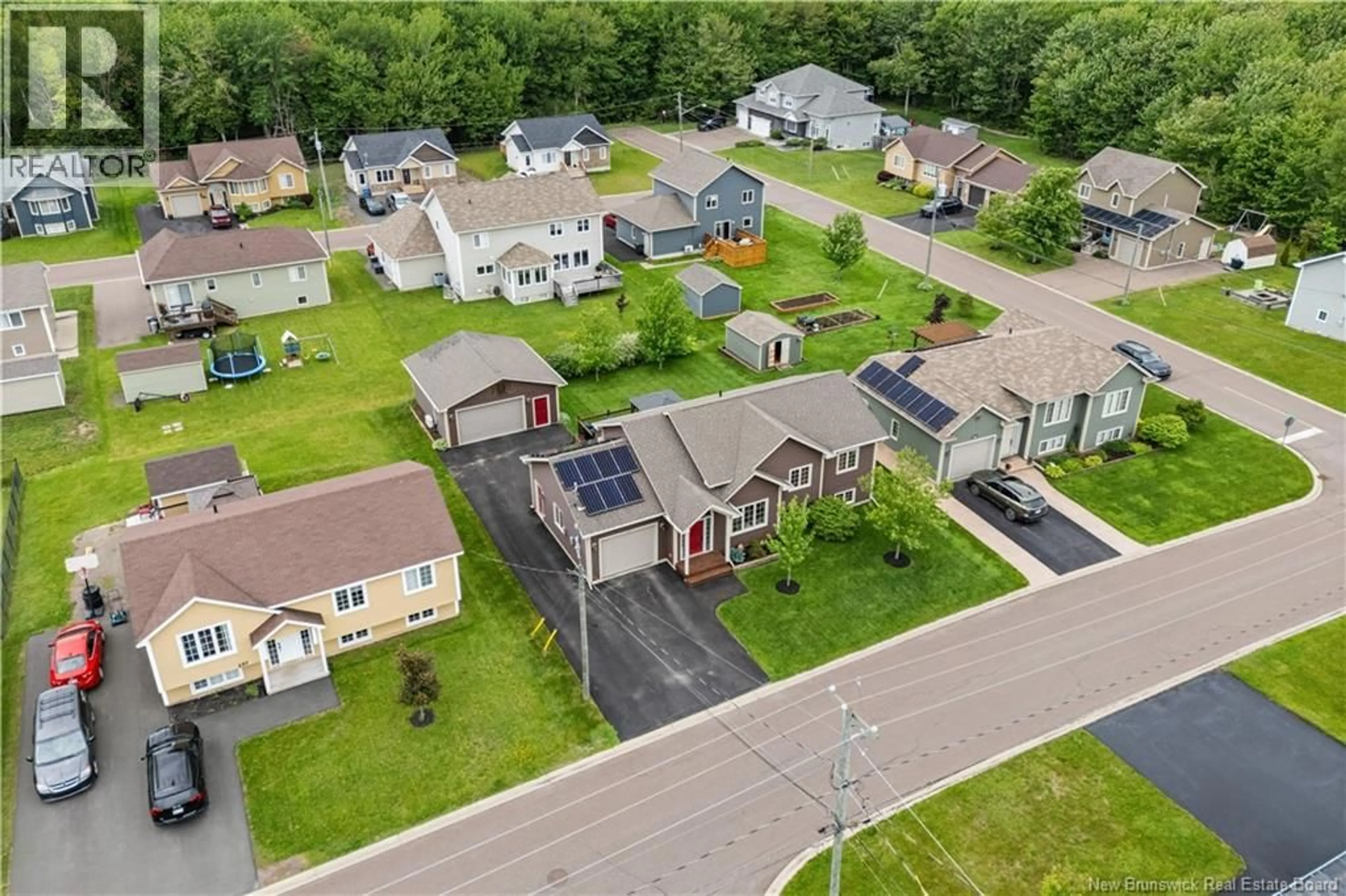 A pic from outside/outdoor area/front of a property/back of a property/a pic from drone, street for 253 CHATELLERAULT STREET, Shediac New Brunswick E4P0L3