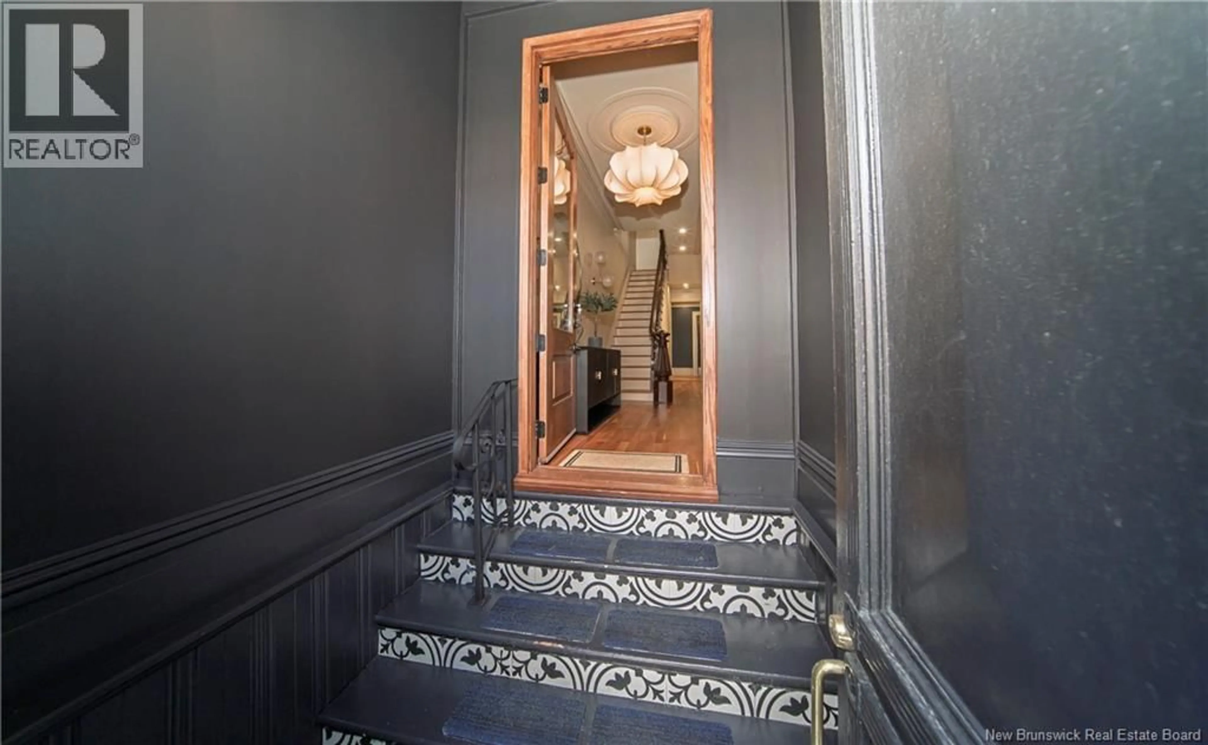 Indoor foyer for 38 DUKE STREET, Saint John New Brunswick E2L1N1