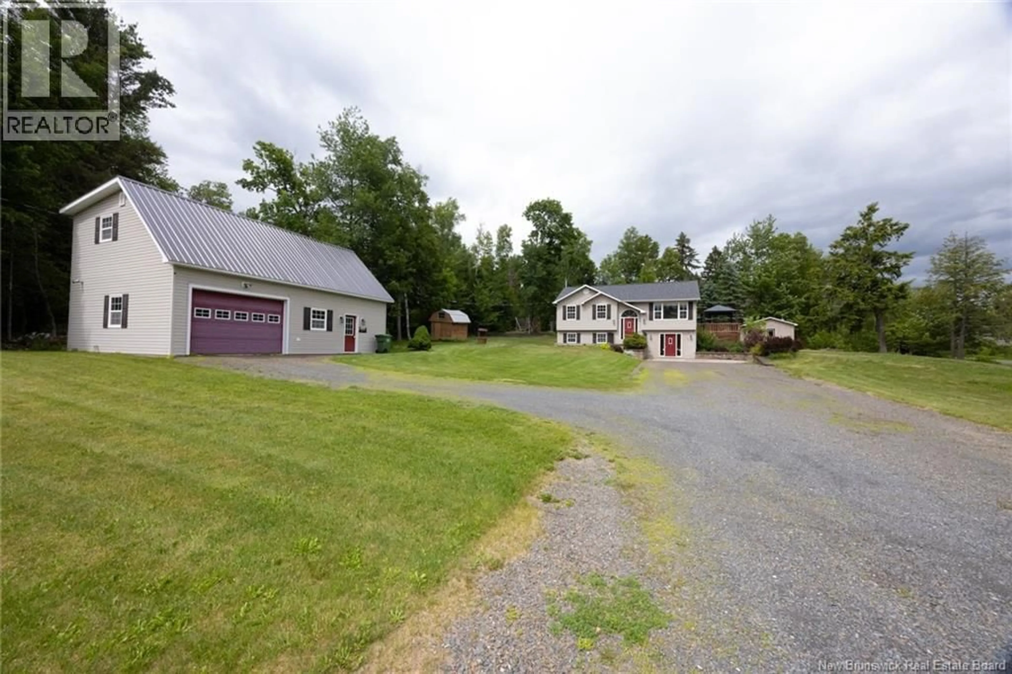 A pic from outside/outdoor area/front of a property/back of a property/a pic from drone, street for 2 CHRISTOPHER CRESCENT, Upper Kingsclear New Brunswick E3E1T5