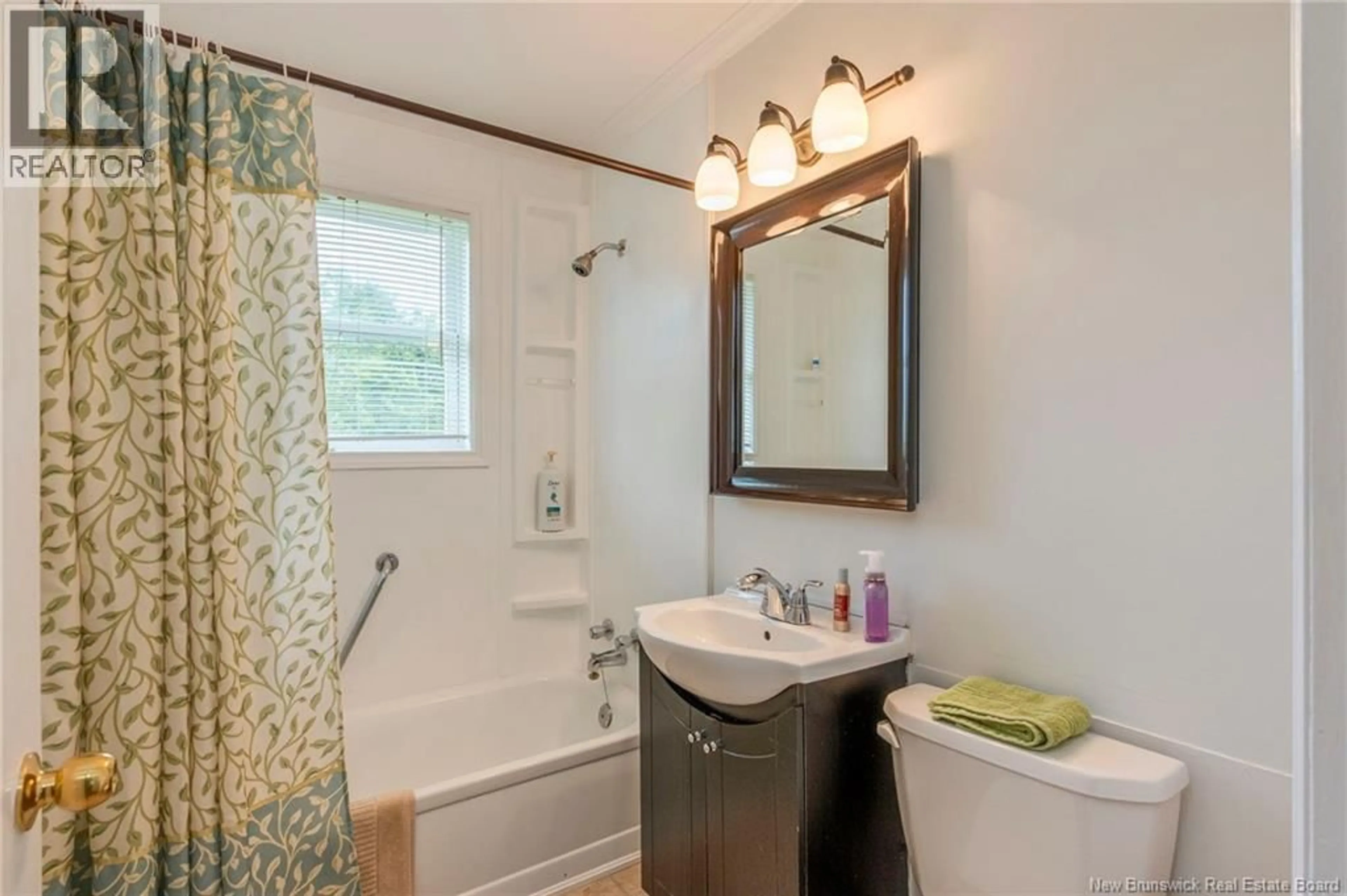 Standard bathroom, ceramic/tile floor for 97 GOLDEN GROVE ROAD, Saint John New Brunswick E2H1W6