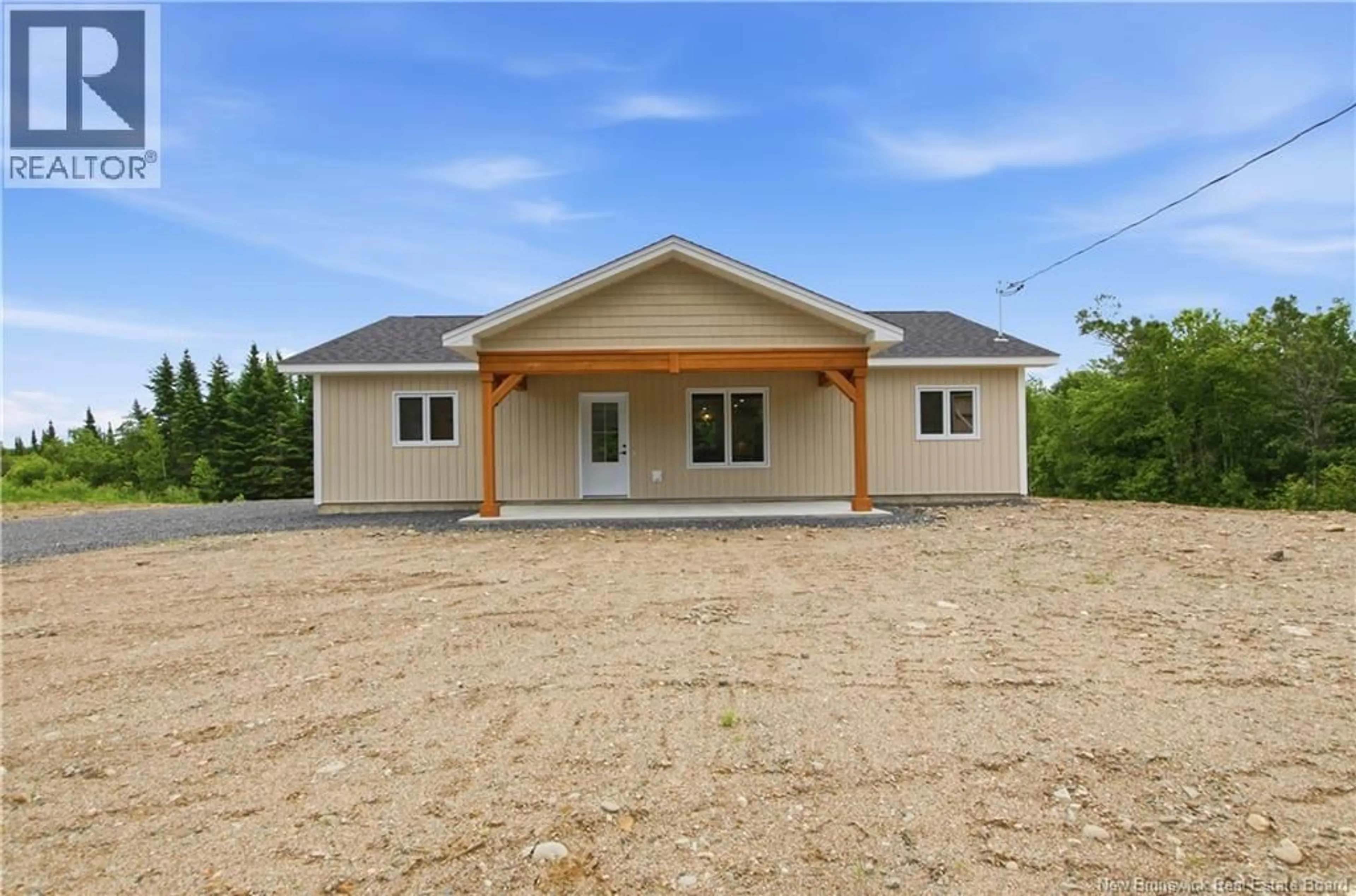 Home with vinyl exterior material, building for 4692 ROUTE 640, Harvey New Brunswick E6K2X2