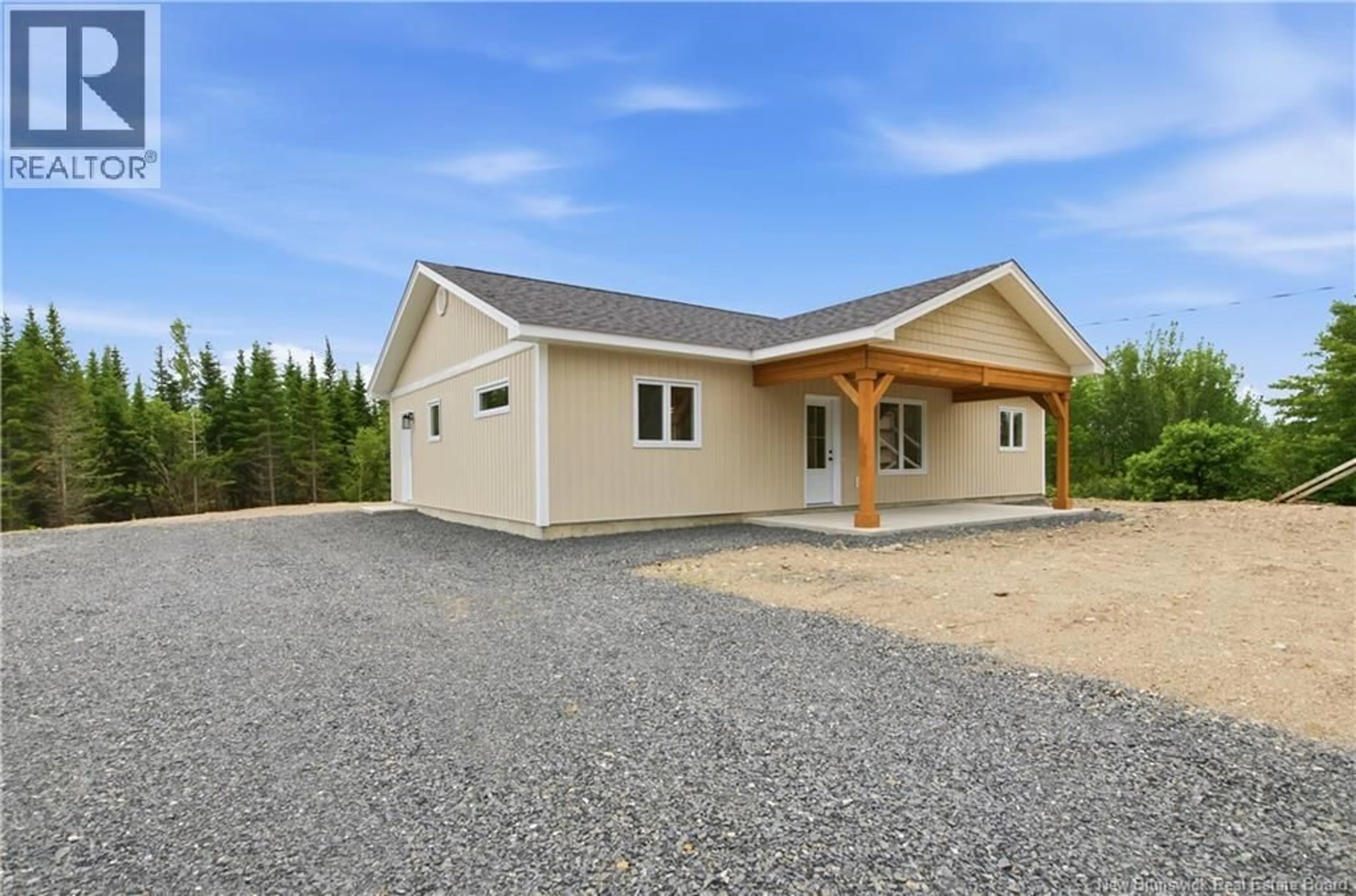 Home with vinyl exterior material, building for 4692 ROUTE 640, Harvey New Brunswick E6K2X2
