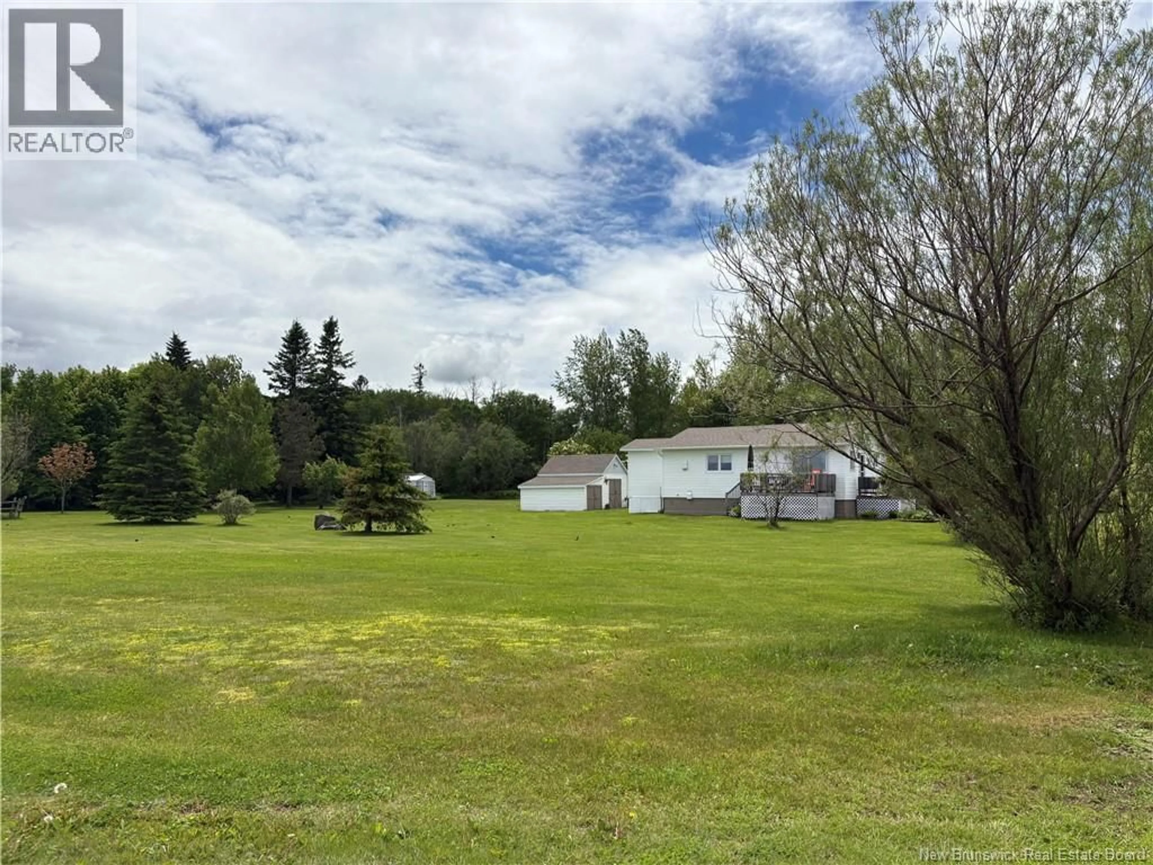 A pic from outside/outdoor area/front of a property/back of a property/a pic from drone, water/lake/river/ocean view for 75 RUE DES CHALETS, Pointe-Verte New Brunswick E8J2R4