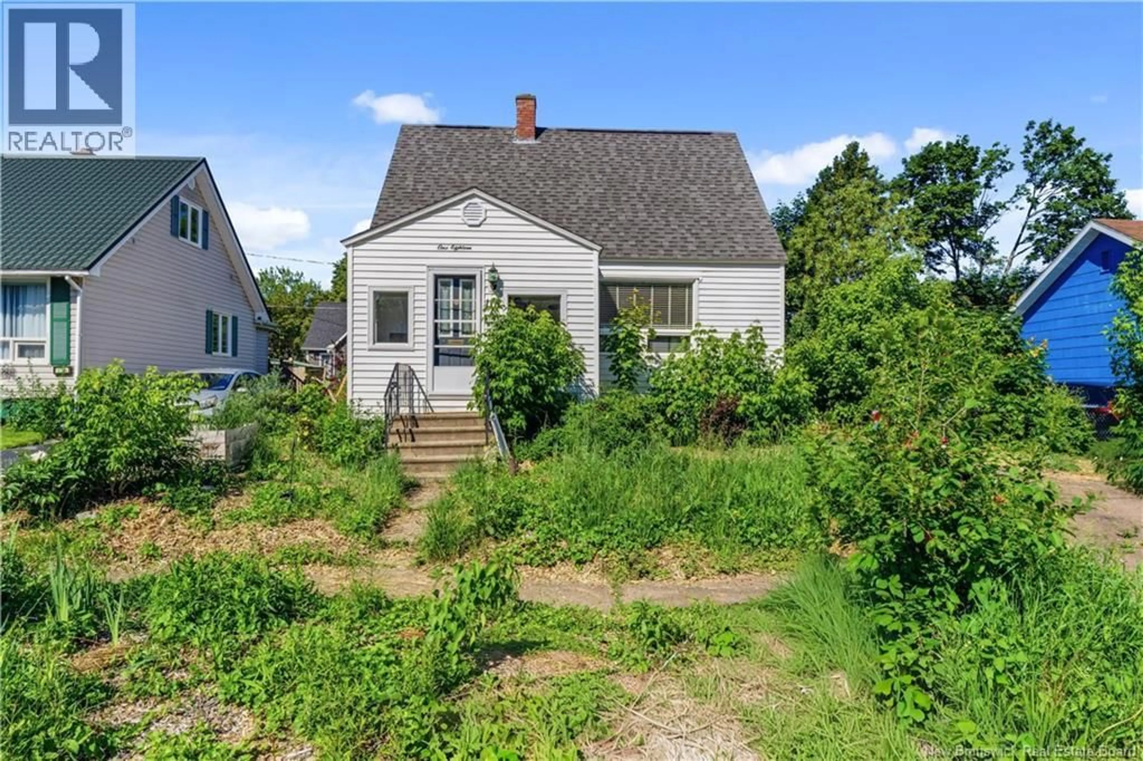 A pic from outside/outdoor area/front of a property/back of a property/a pic from drone, street for 118 HUMPHREY STREET, Moncton New Brunswick E1C6P1