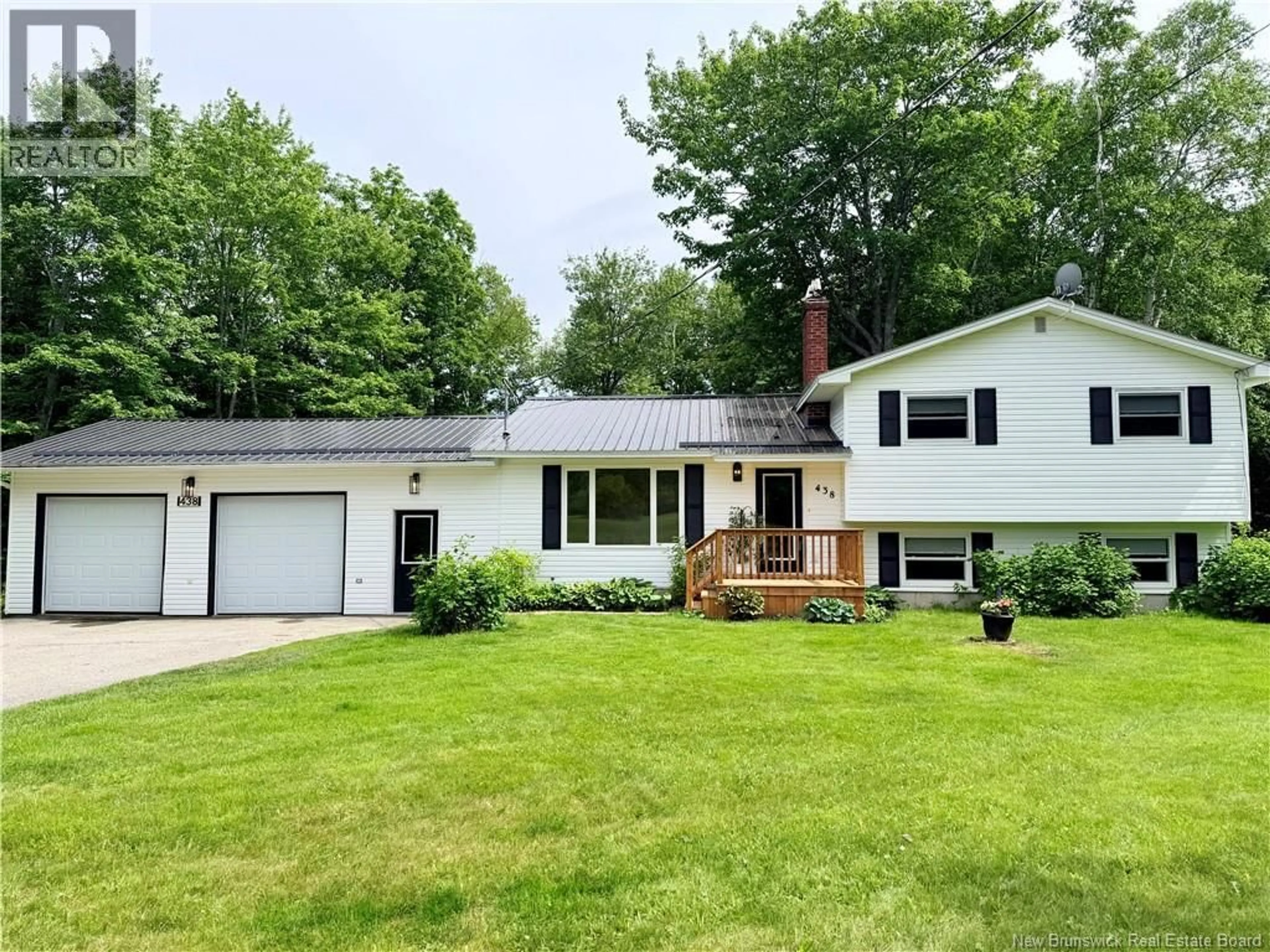 Home with vinyl exterior material, street for 438 MCKINNON, Miramichi New Brunswick E1V6G2