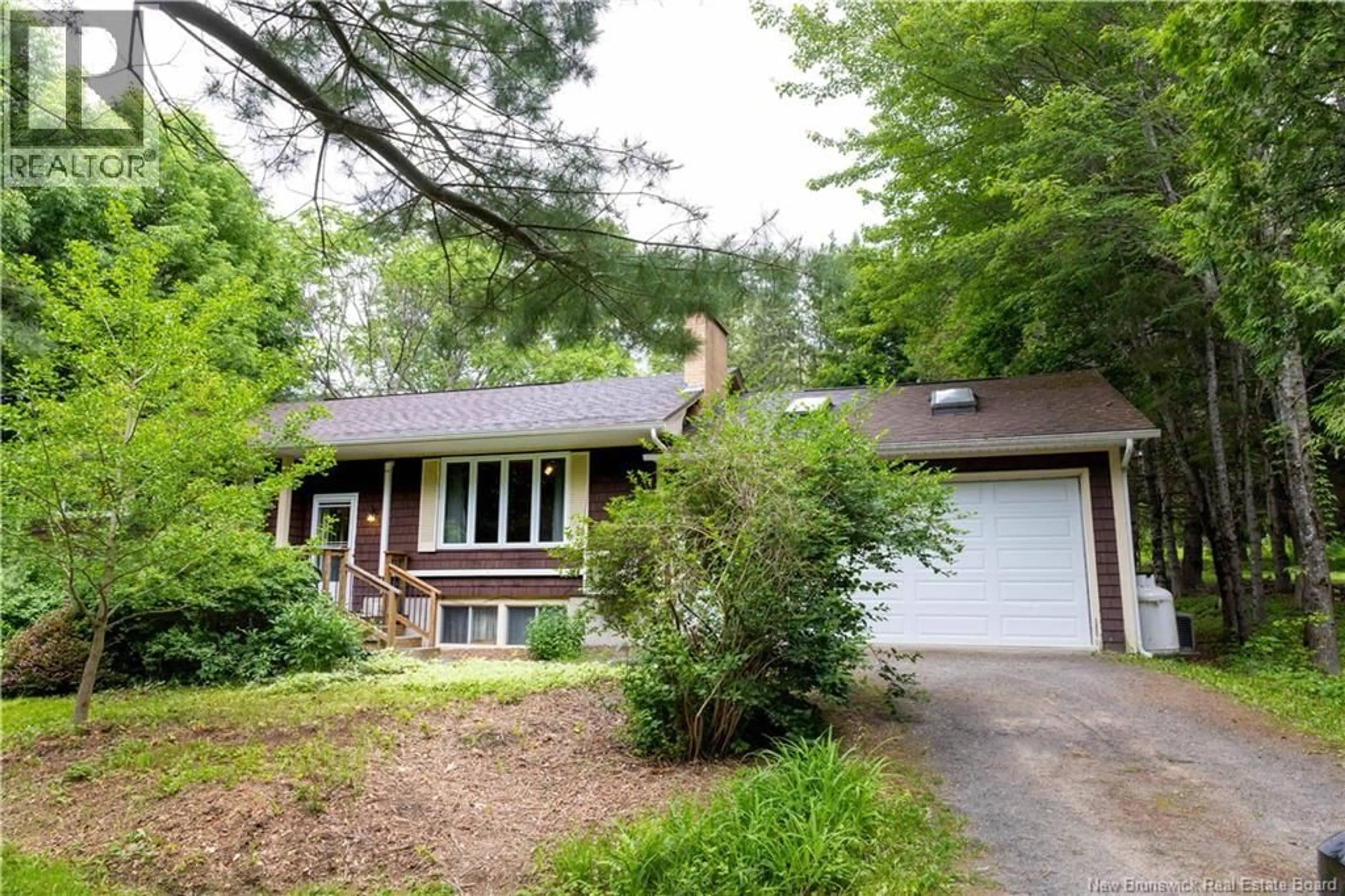 Home with vinyl exterior material, street for 187 MACTAQUAC HEIGHTS, Keswick Ridge New Brunswick E6L1P3