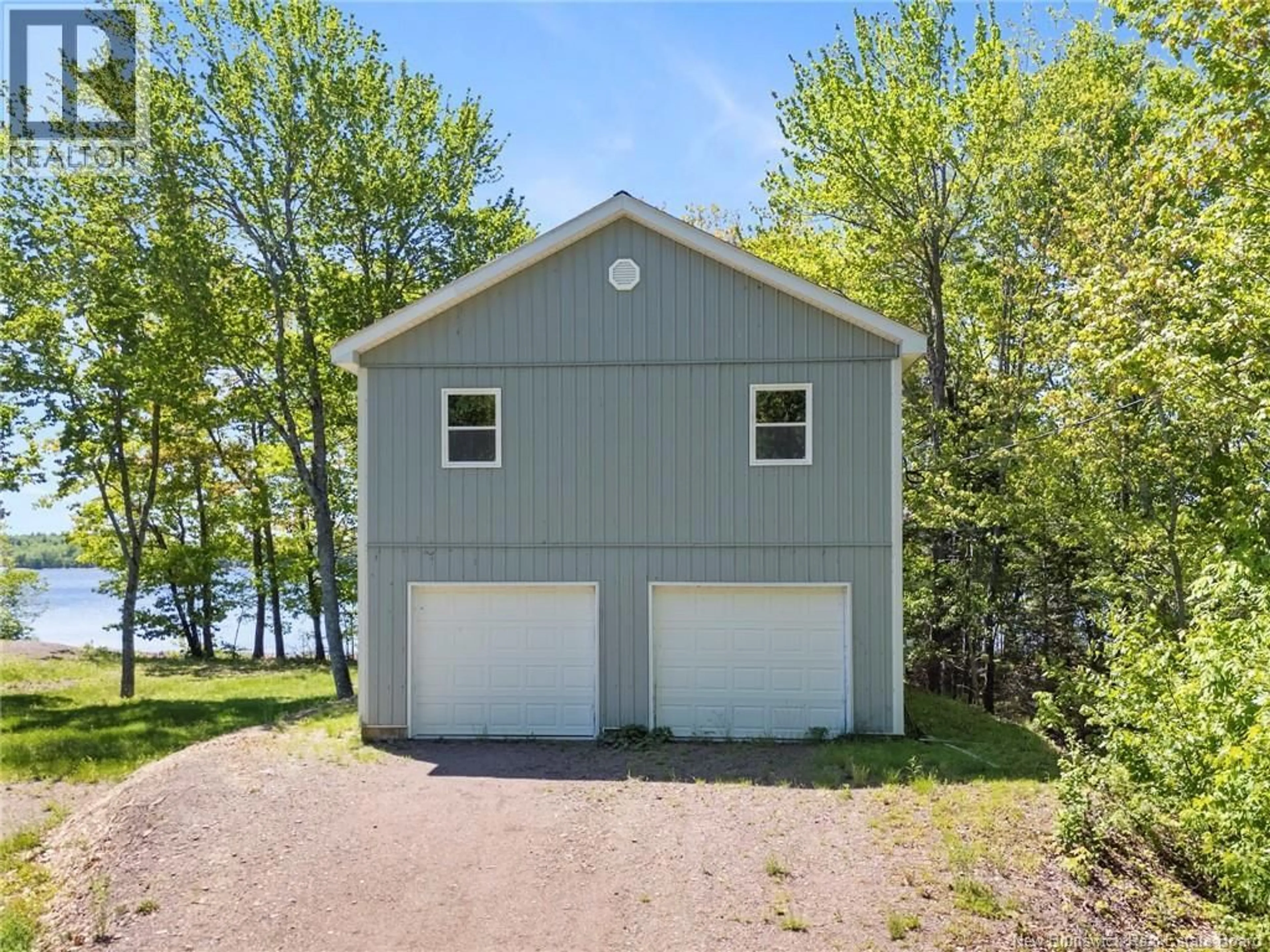 Indoor garage for 99 FOSHAY BEACH ROAD, Cumberland Bay New Brunswick E4A3L8
