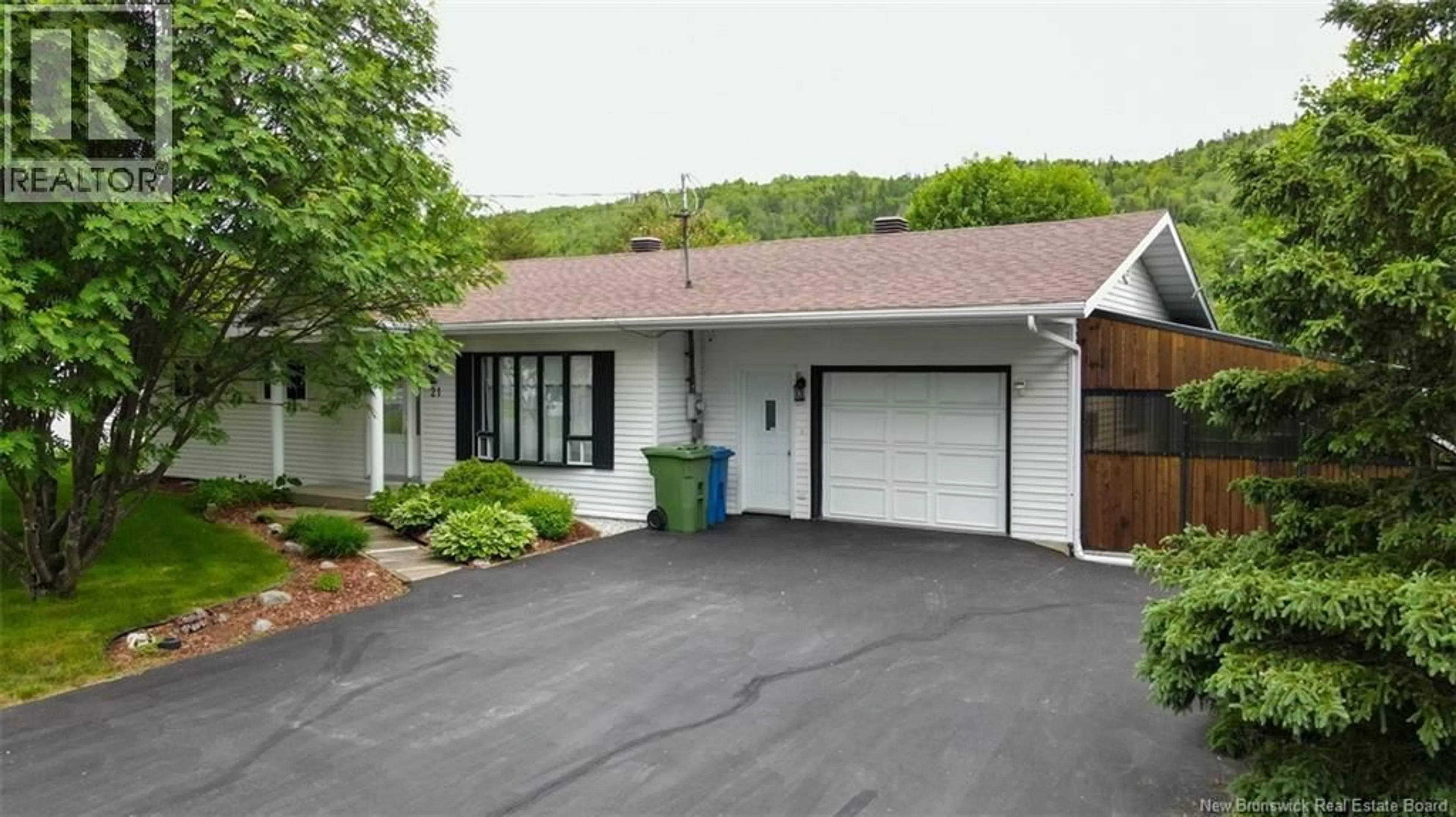 Home with vinyl exterior material, street for 21 ANNA STREET, Saint-Jacques New Brunswick E7B1A9