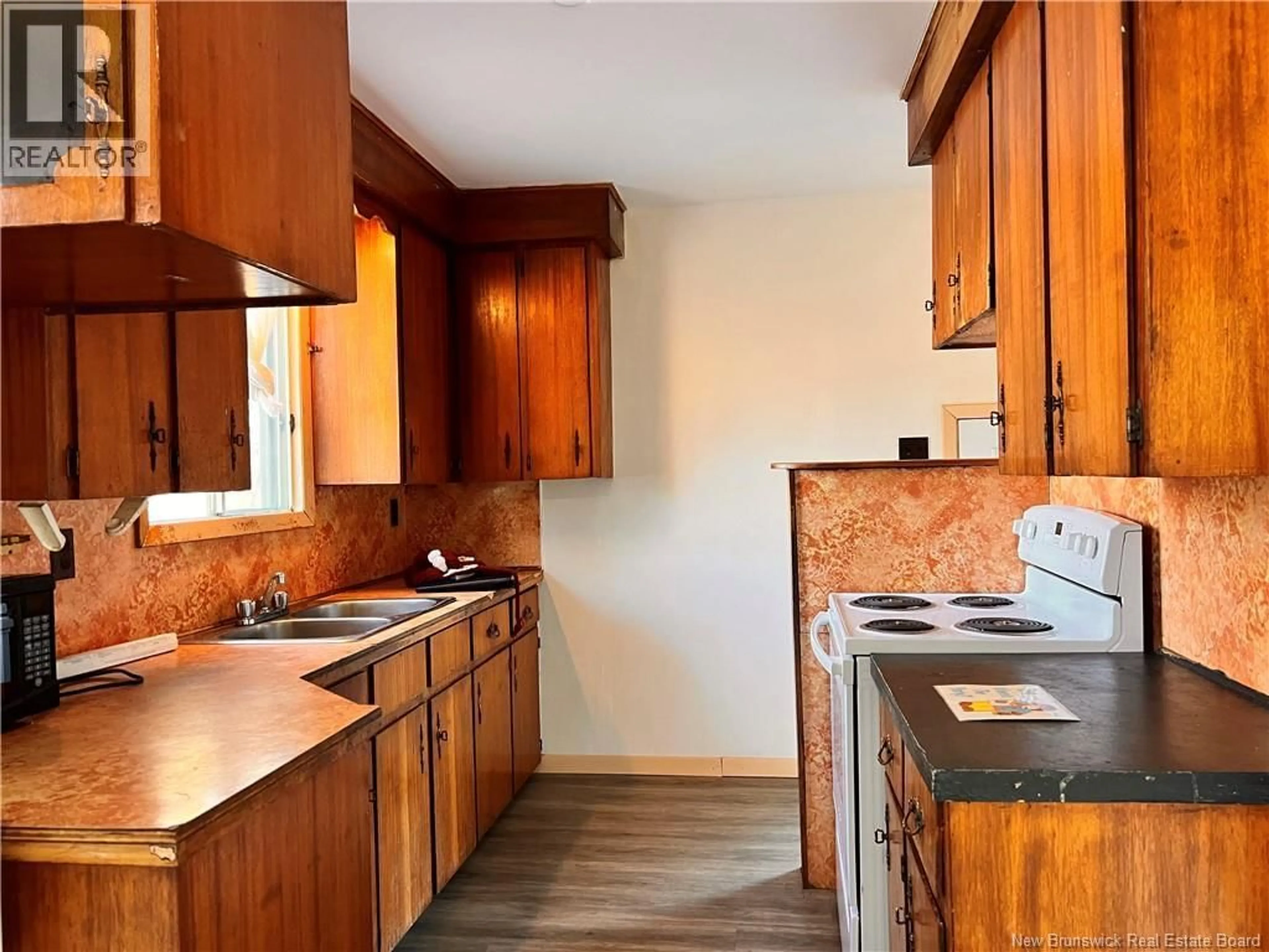 Standard kitchen, wood/laminate floor for 2758 SAINTE-ANNE ROAD, Sainte-Anne New Brunswick E2A3Y3