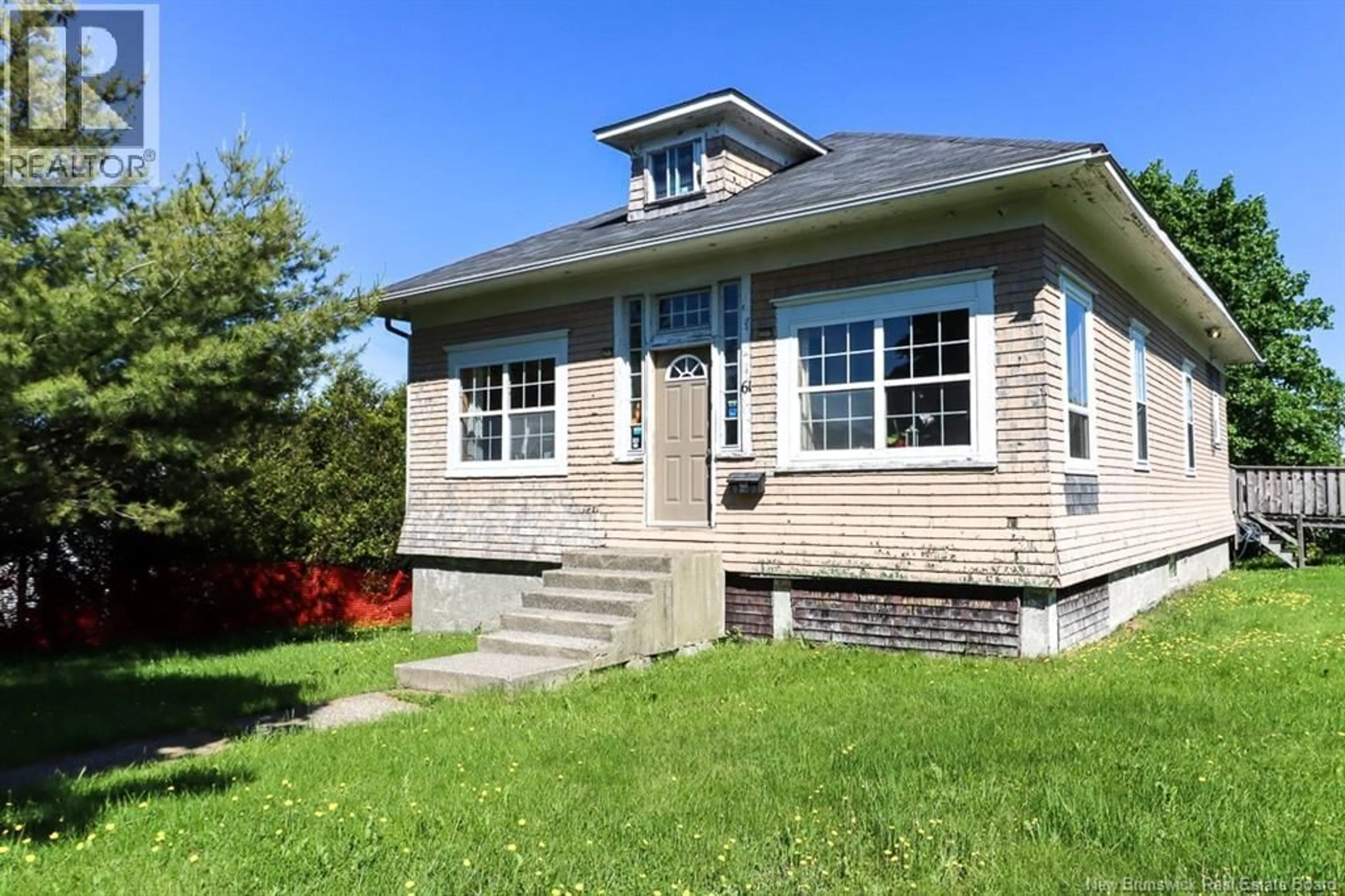 Home with vinyl exterior material, building for 61 MOUNT PLEASANT AVENUE, Saint John New Brunswick E2J1T1