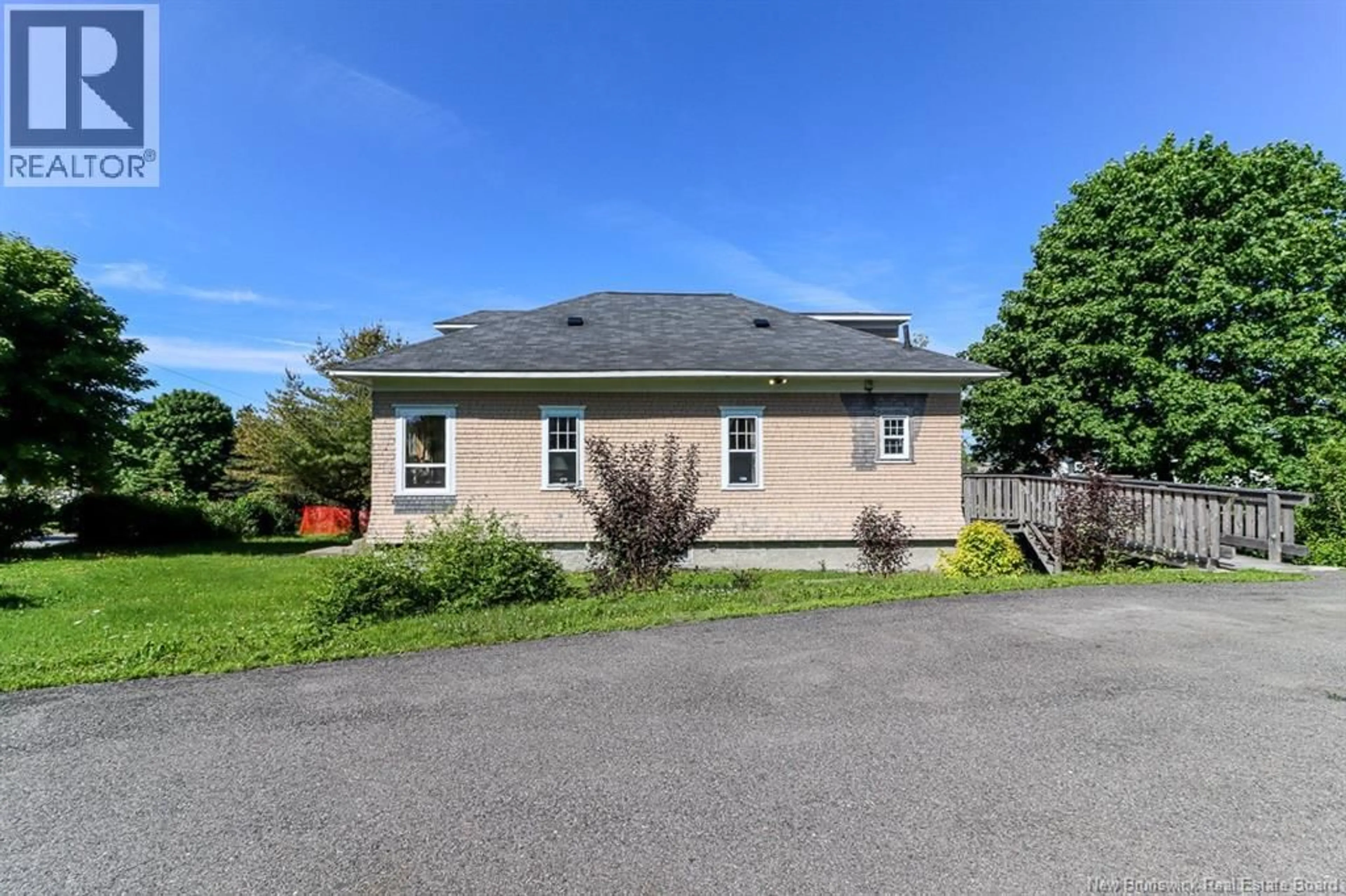 A pic from outside/outdoor area/front of a property/back of a property/a pic from drone, street for 61 MOUNT PLEASANT AVENUE, Saint John New Brunswick E2J1T1
