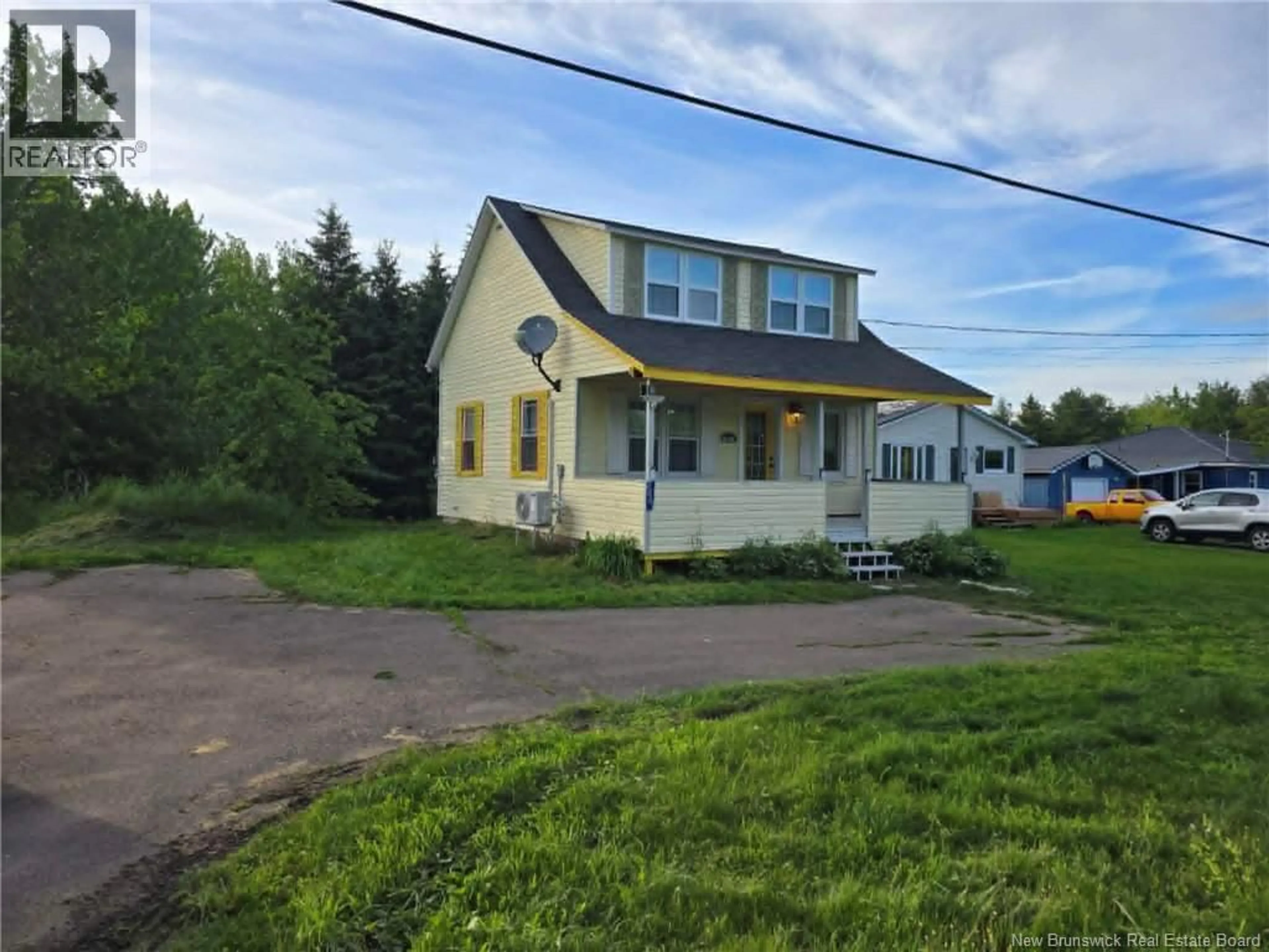 A pic from outside/outdoor area/front of a property/back of a property/a pic from drone, street for 2861 ROUTE 134, Shediac Cape New Brunswick E4P3E8