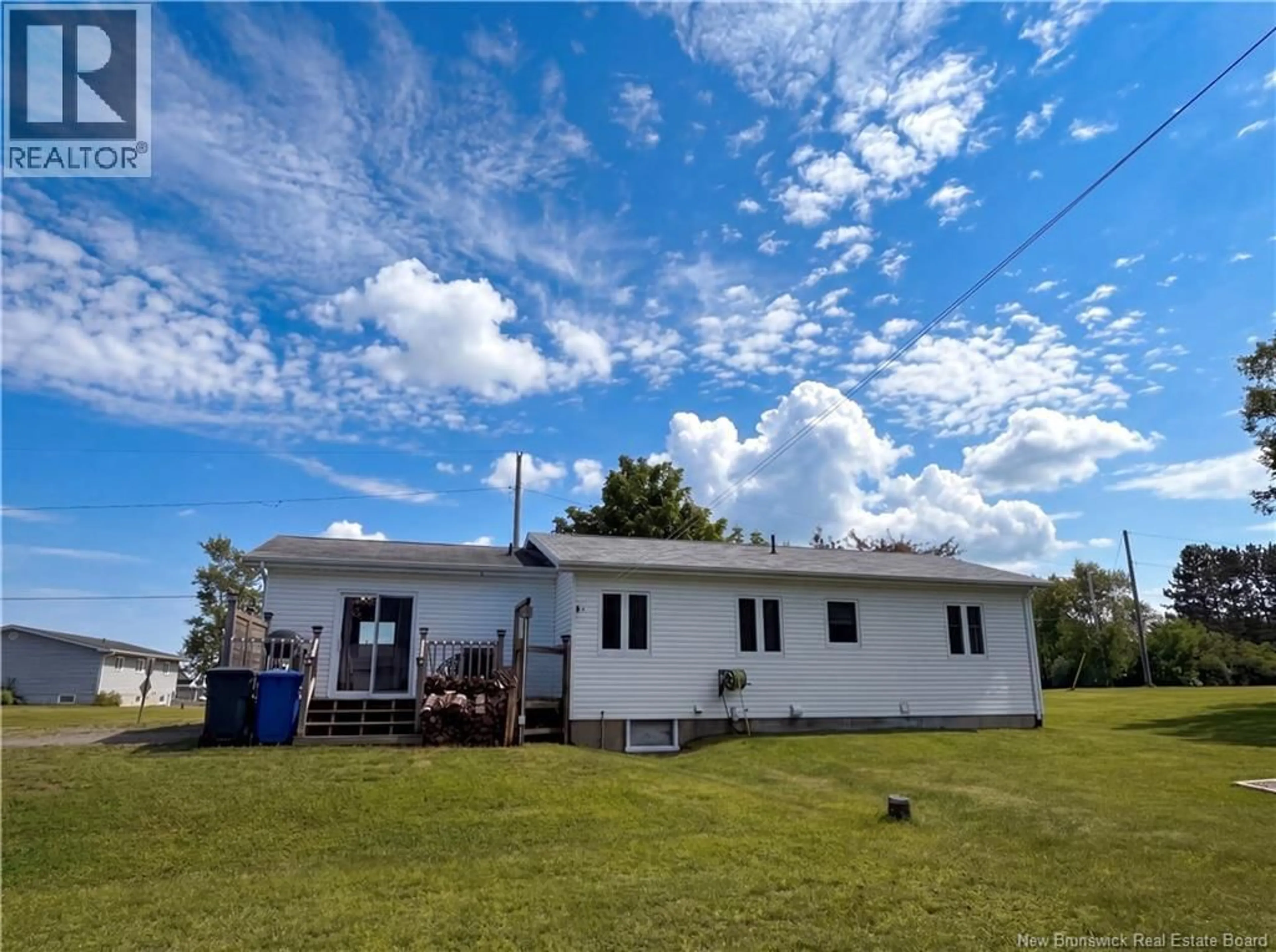 Home with vinyl exterior material, building for 129 RUE DES HABITANTS, Nigadoo New Brunswick E8K3T1