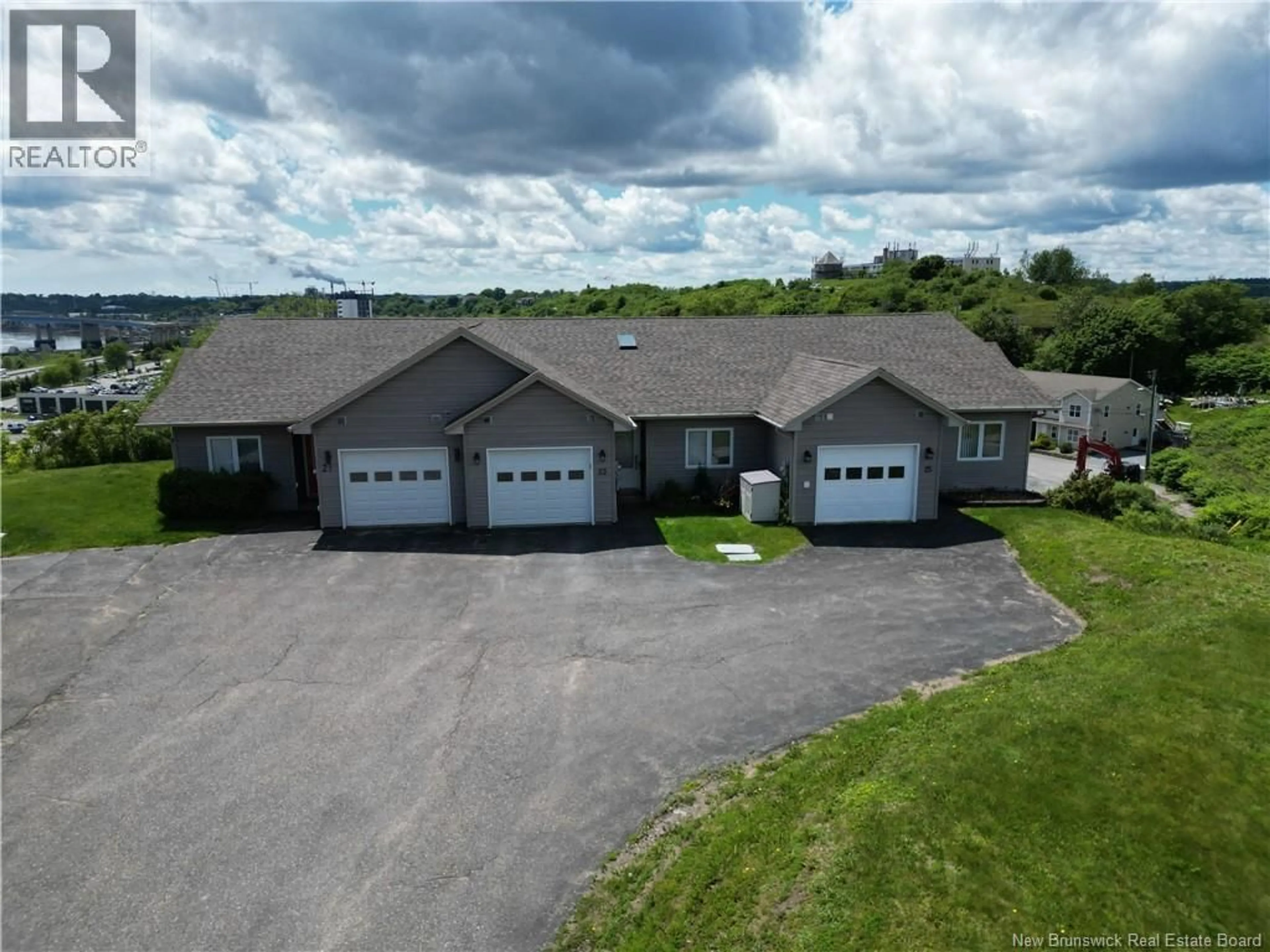 A pic from outside/outdoor area/front of a property/back of a property/a pic from drone, building for 23 CAMERON COURT, Saint John New Brunswick E2K5M4