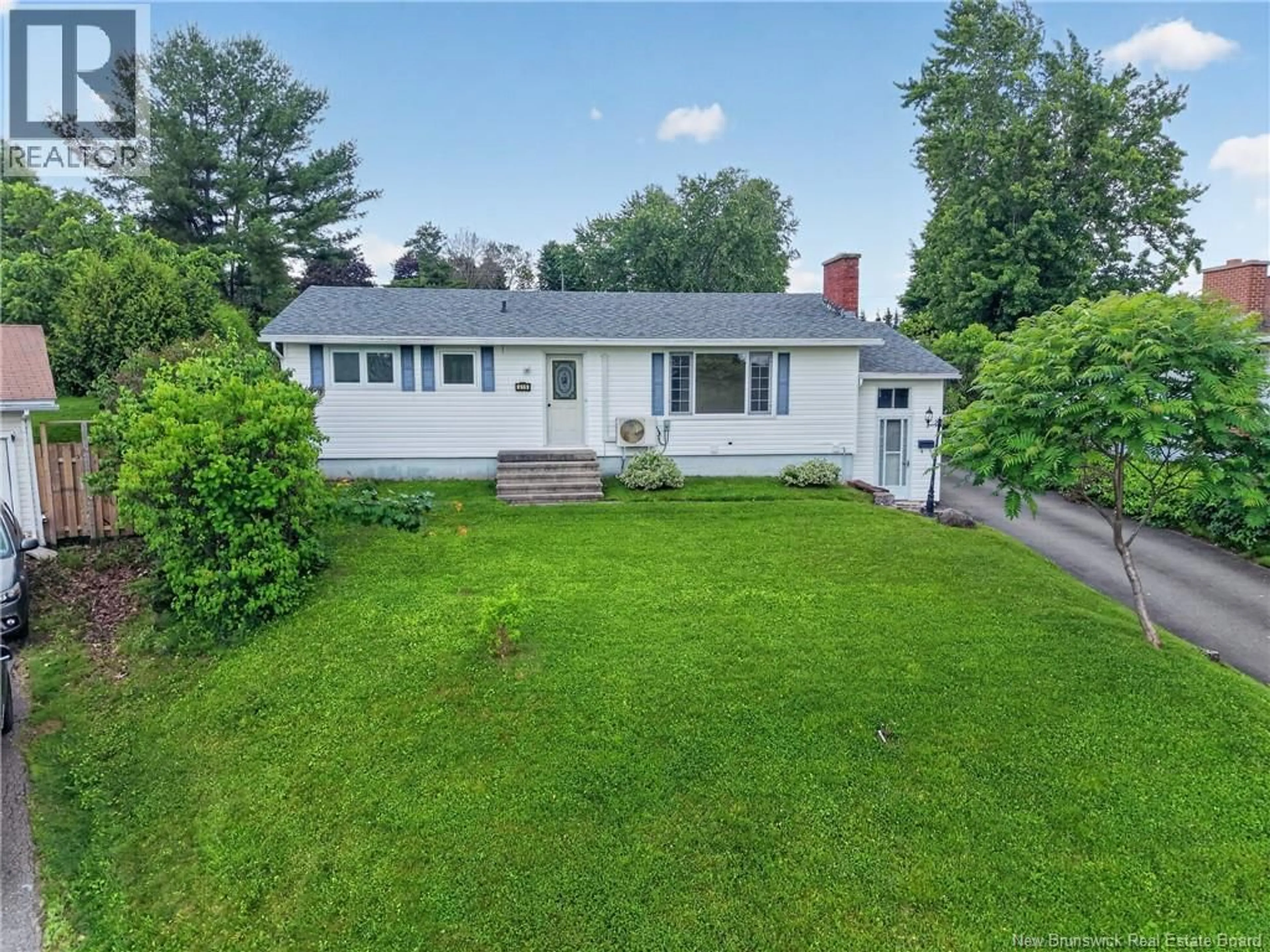 A pic from outside/outdoor area/front of a property/back of a property/a pic from drone, street for 419 HOLDEN STREET, Oromocto New Brunswick E2V1G2